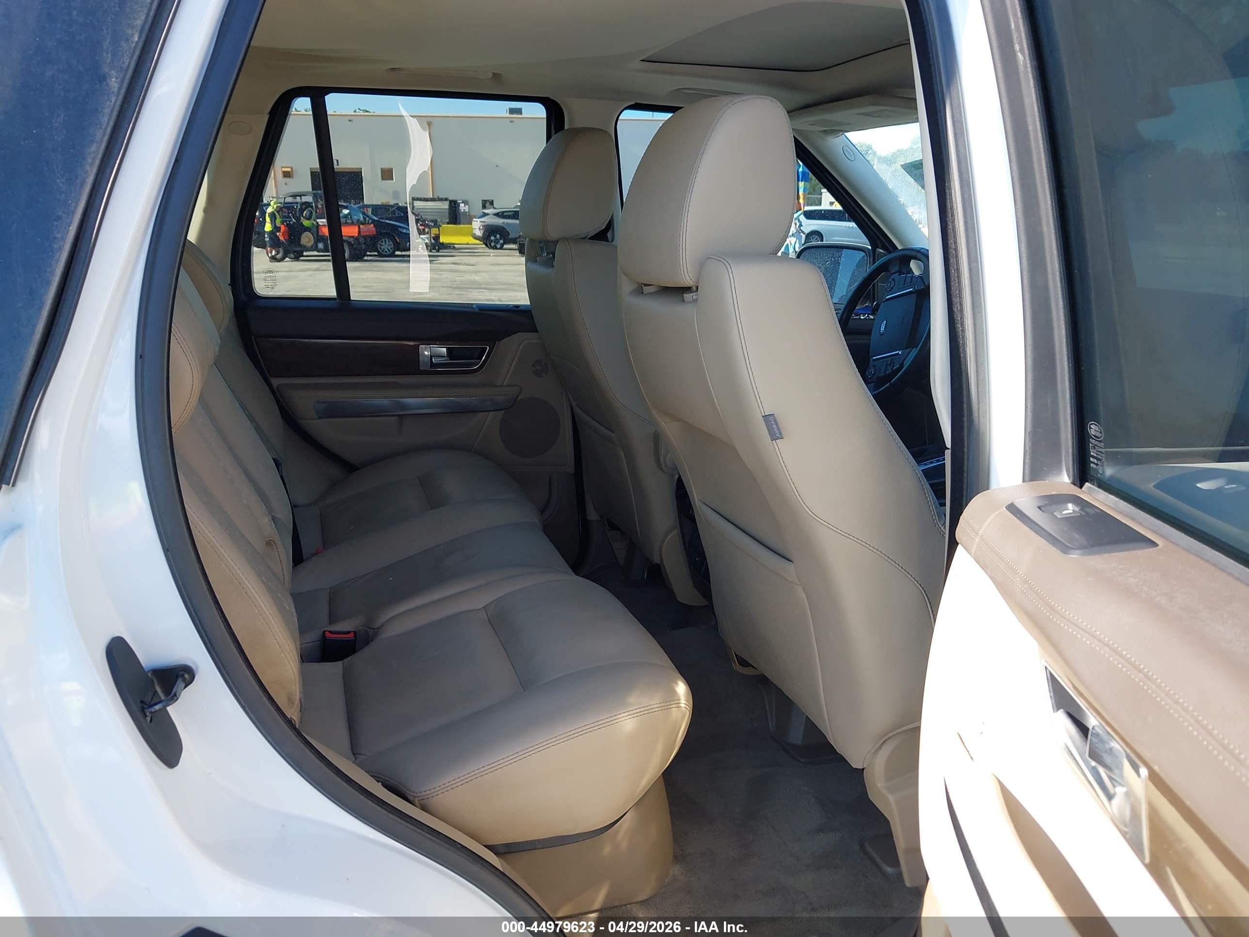 LAND ROVER image 8