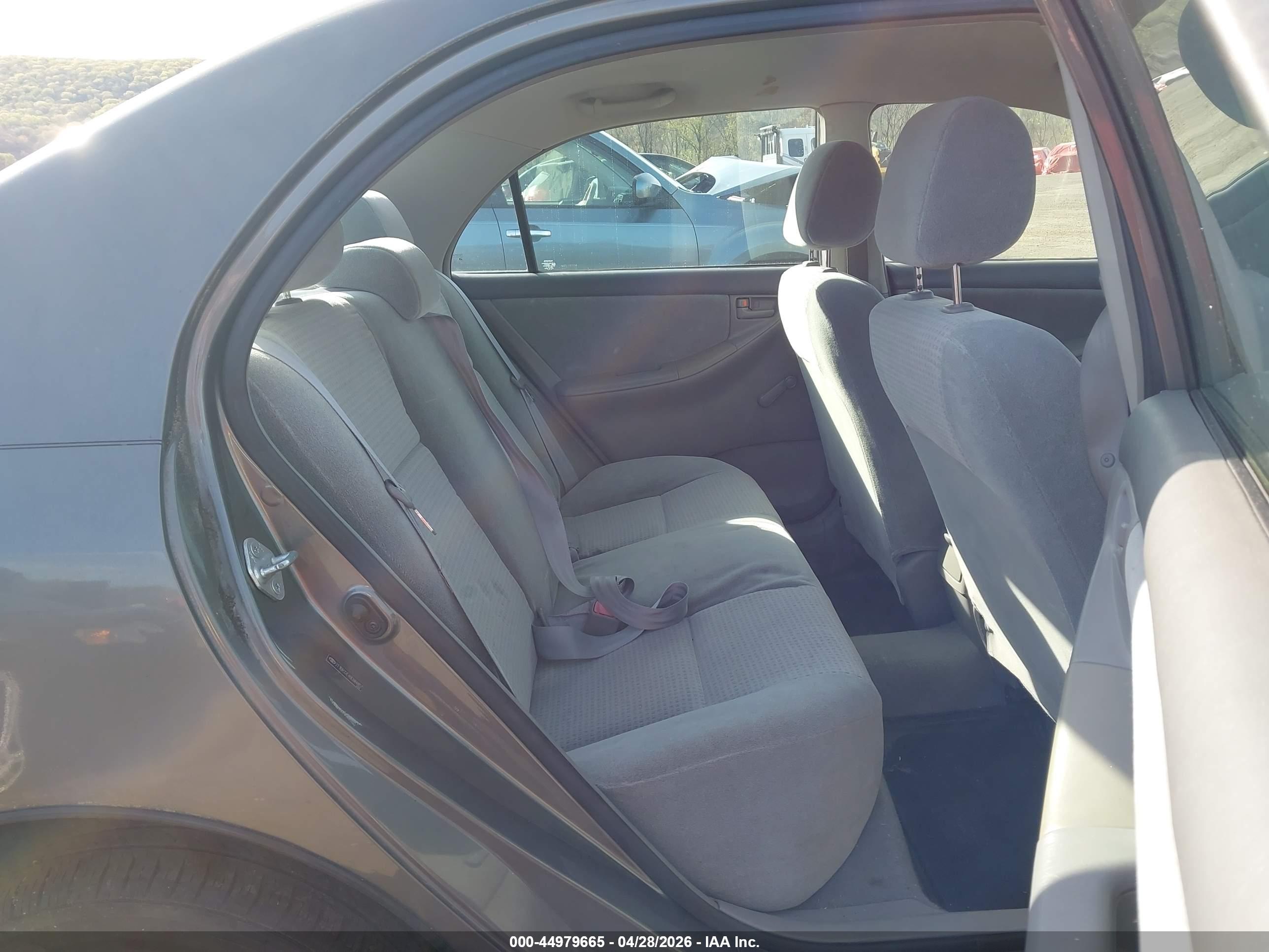 TOYOTA COROLLA image 8
