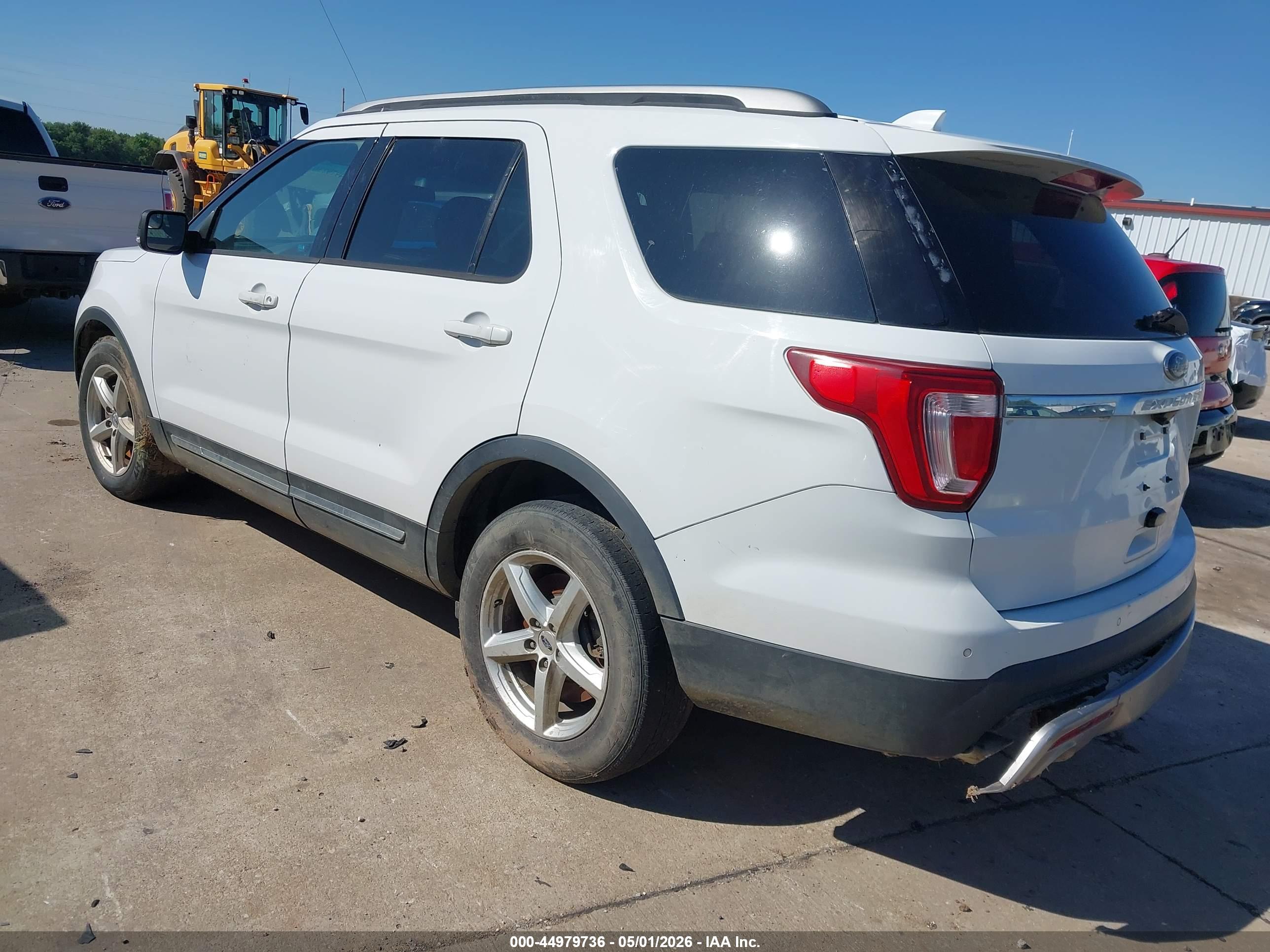 FORD EXPLORER image 3