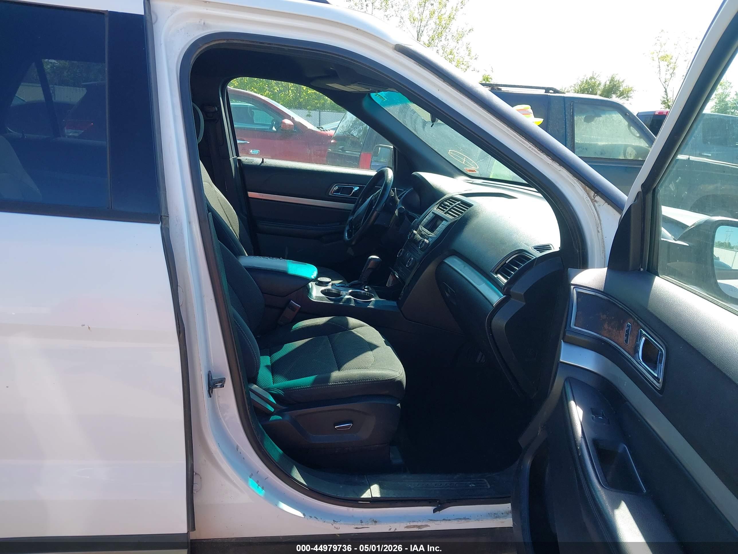 FORD EXPLORER image 5