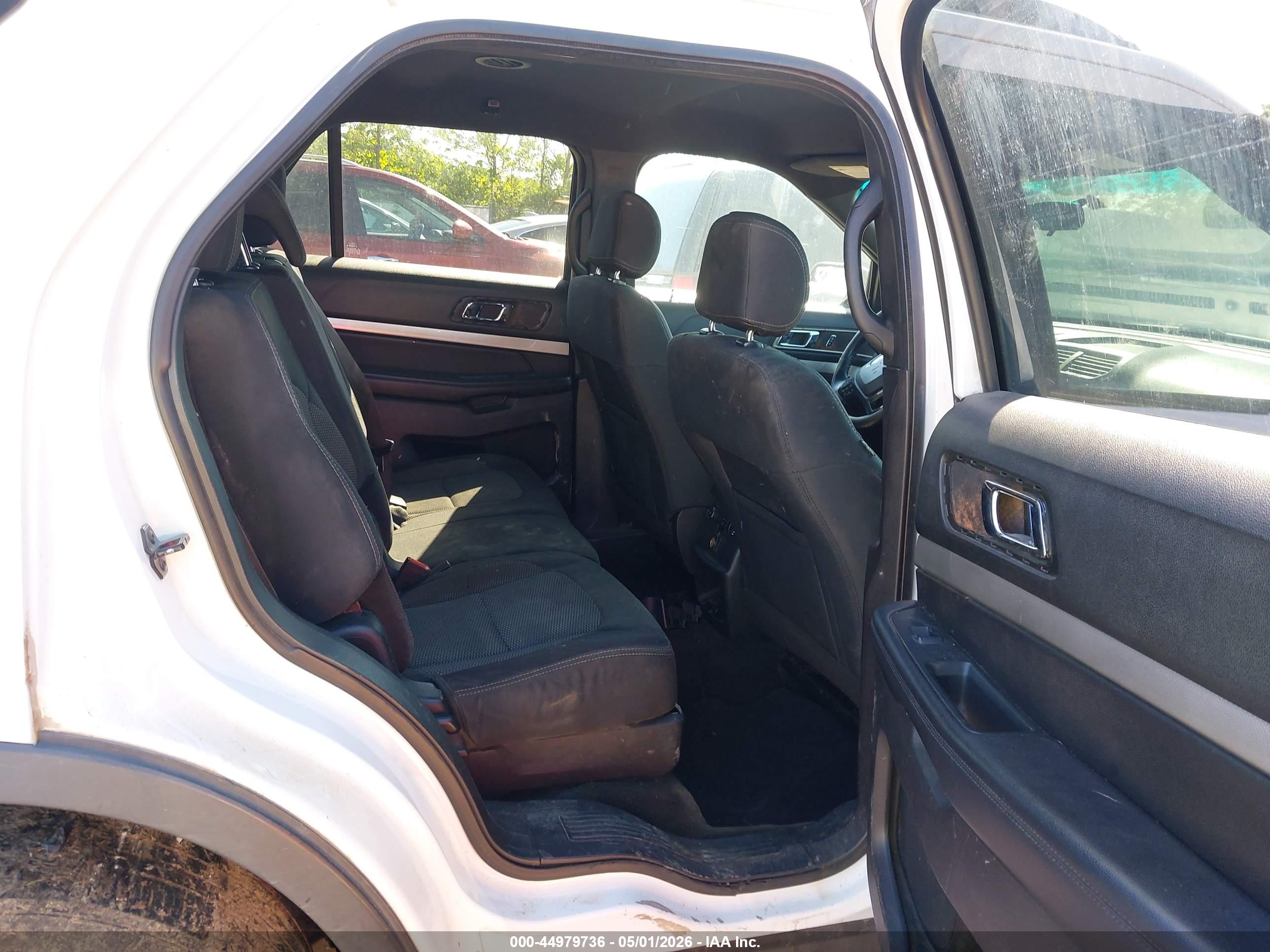 FORD EXPLORER image 8