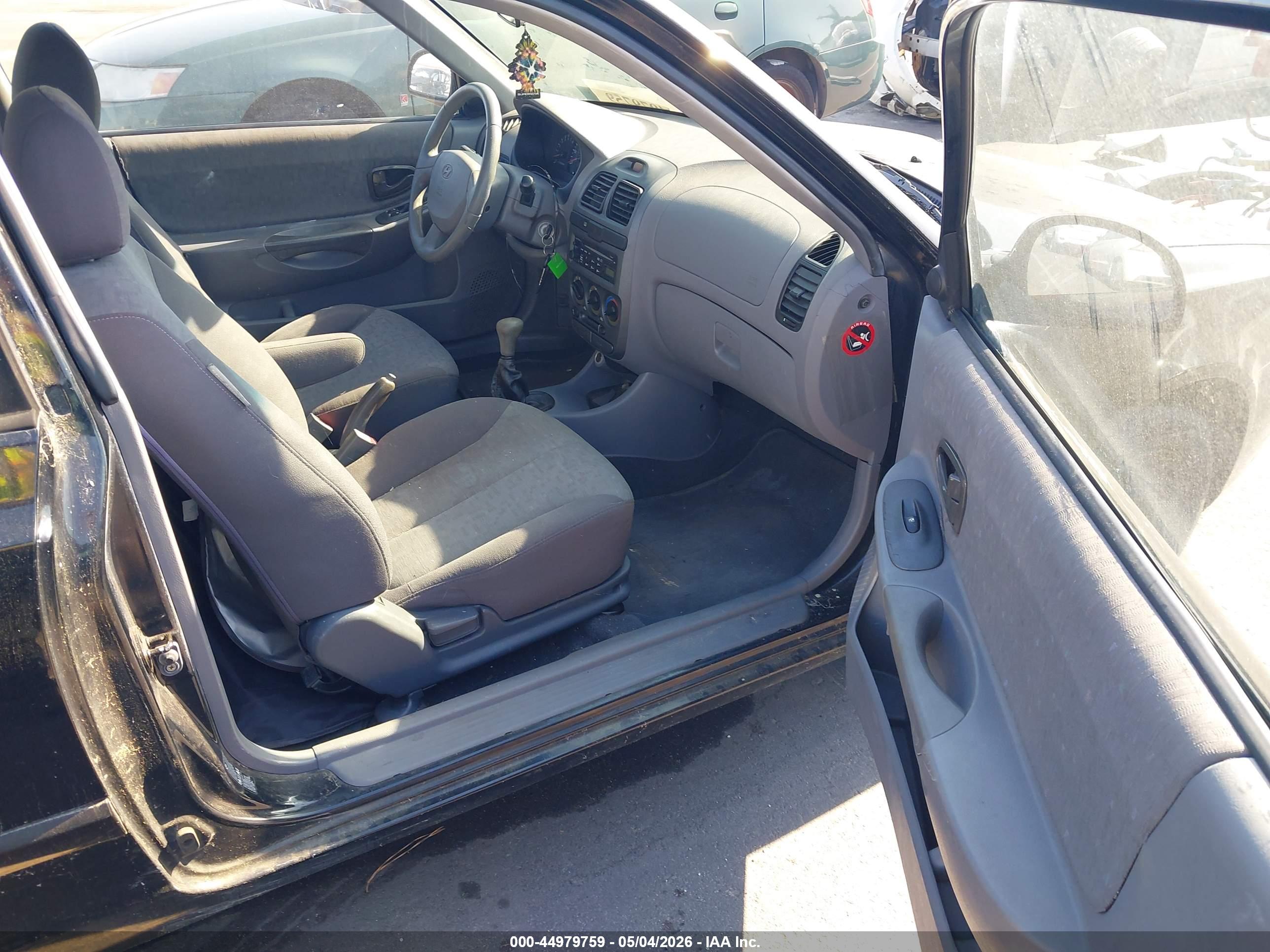 HYUNDAI ACCENT image 5