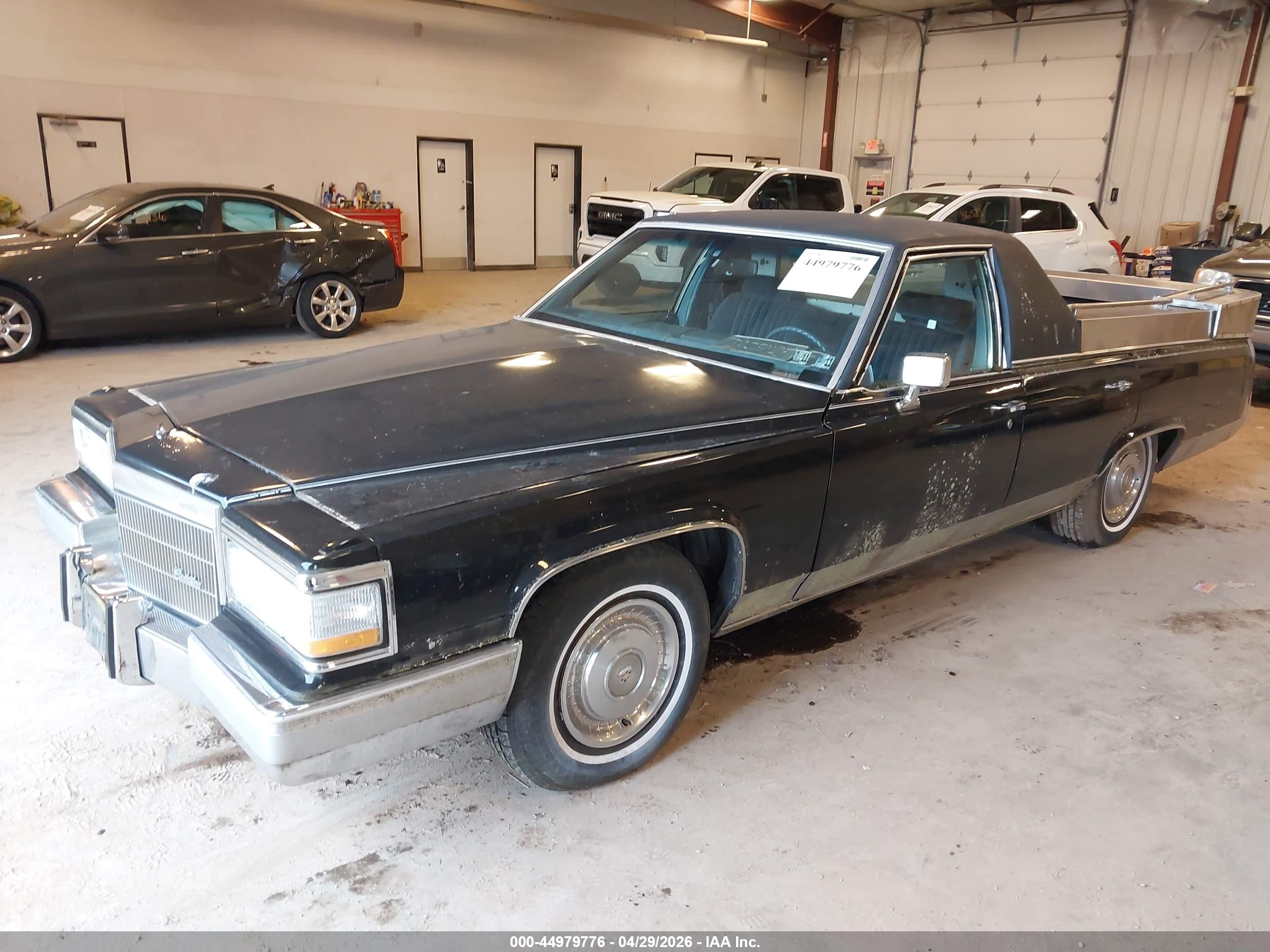 CADILLAC DEVILLE image 2