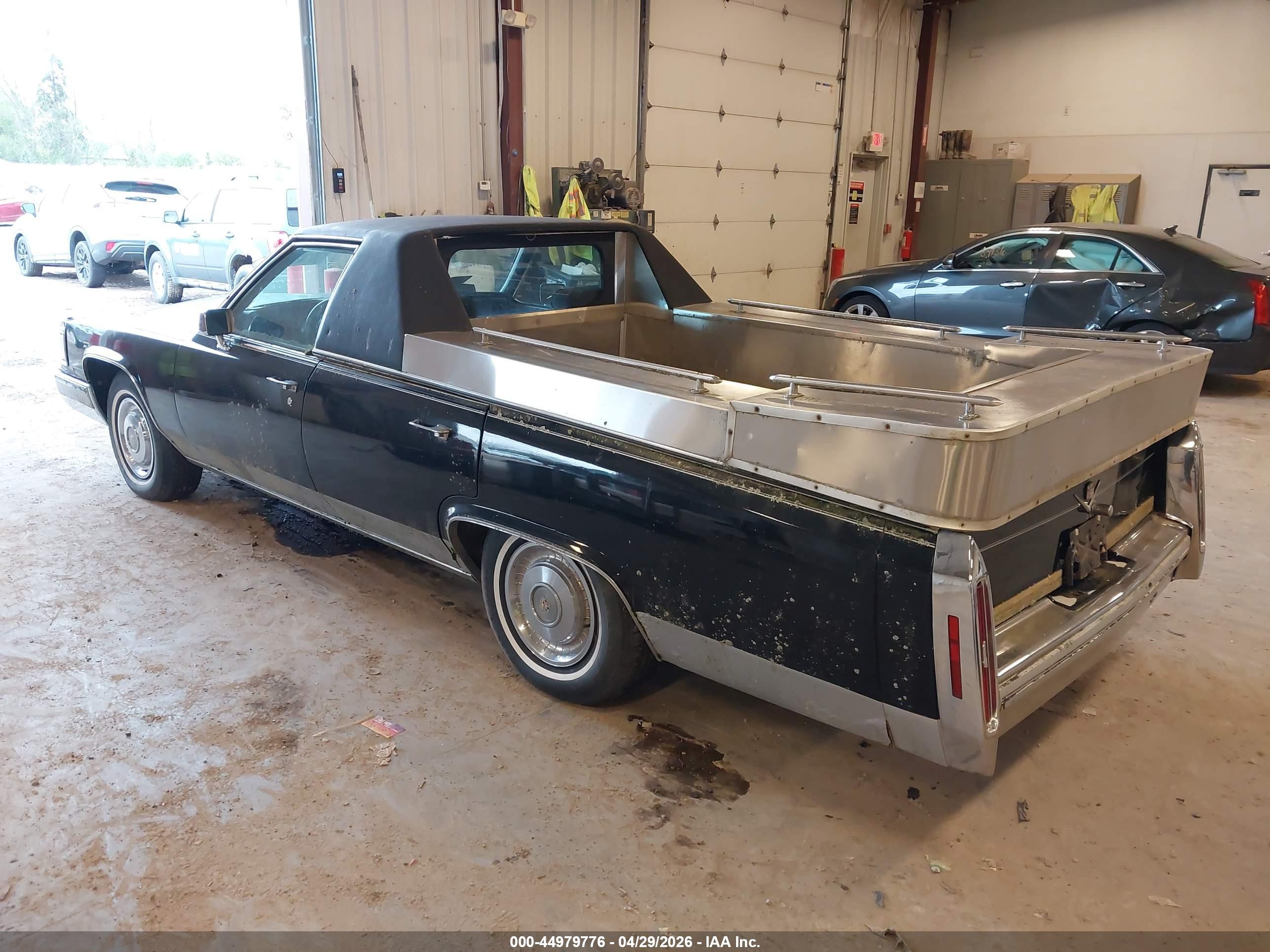 CADILLAC DEVILLE image 3