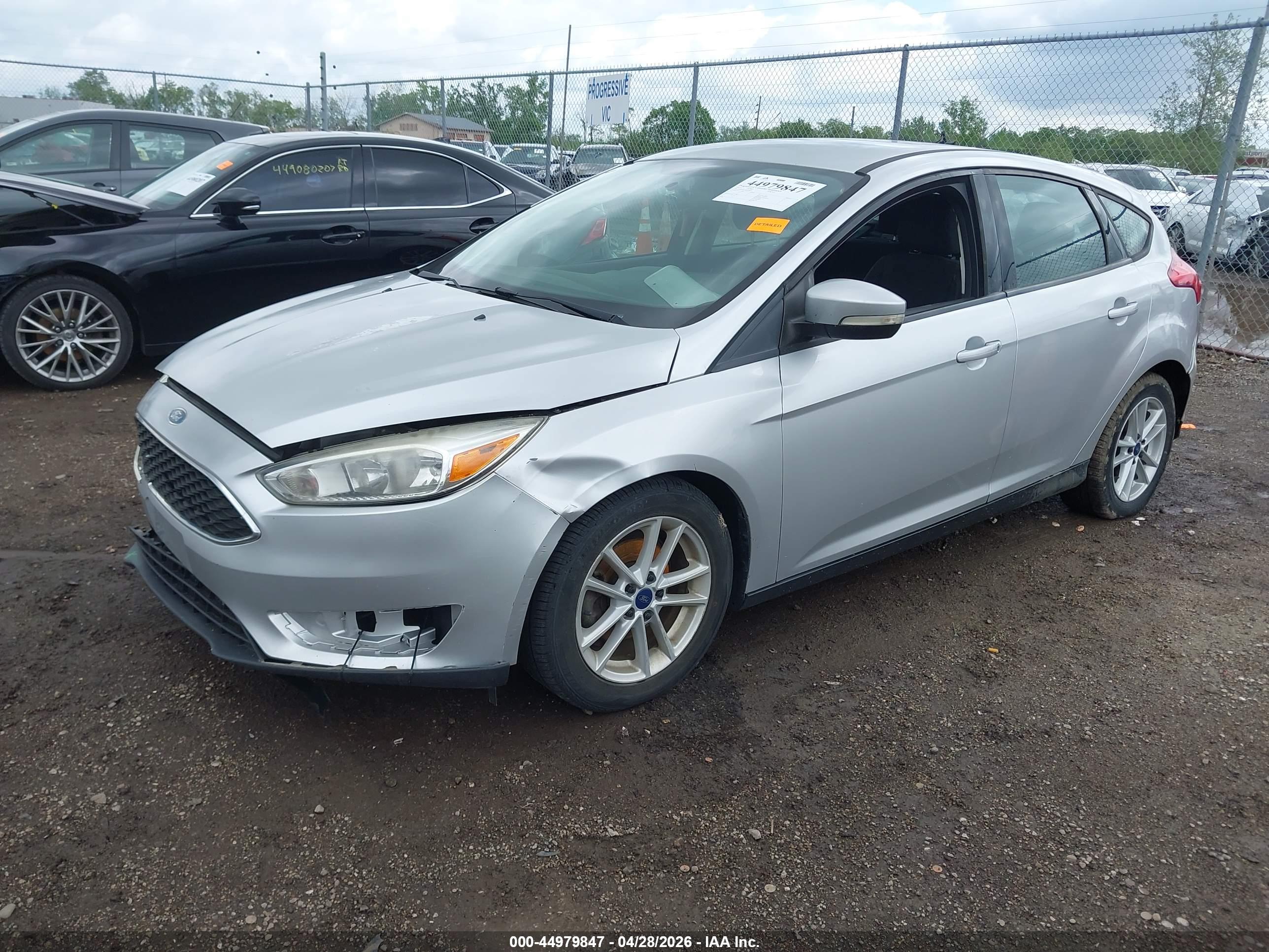 FORD FOCUS image 2