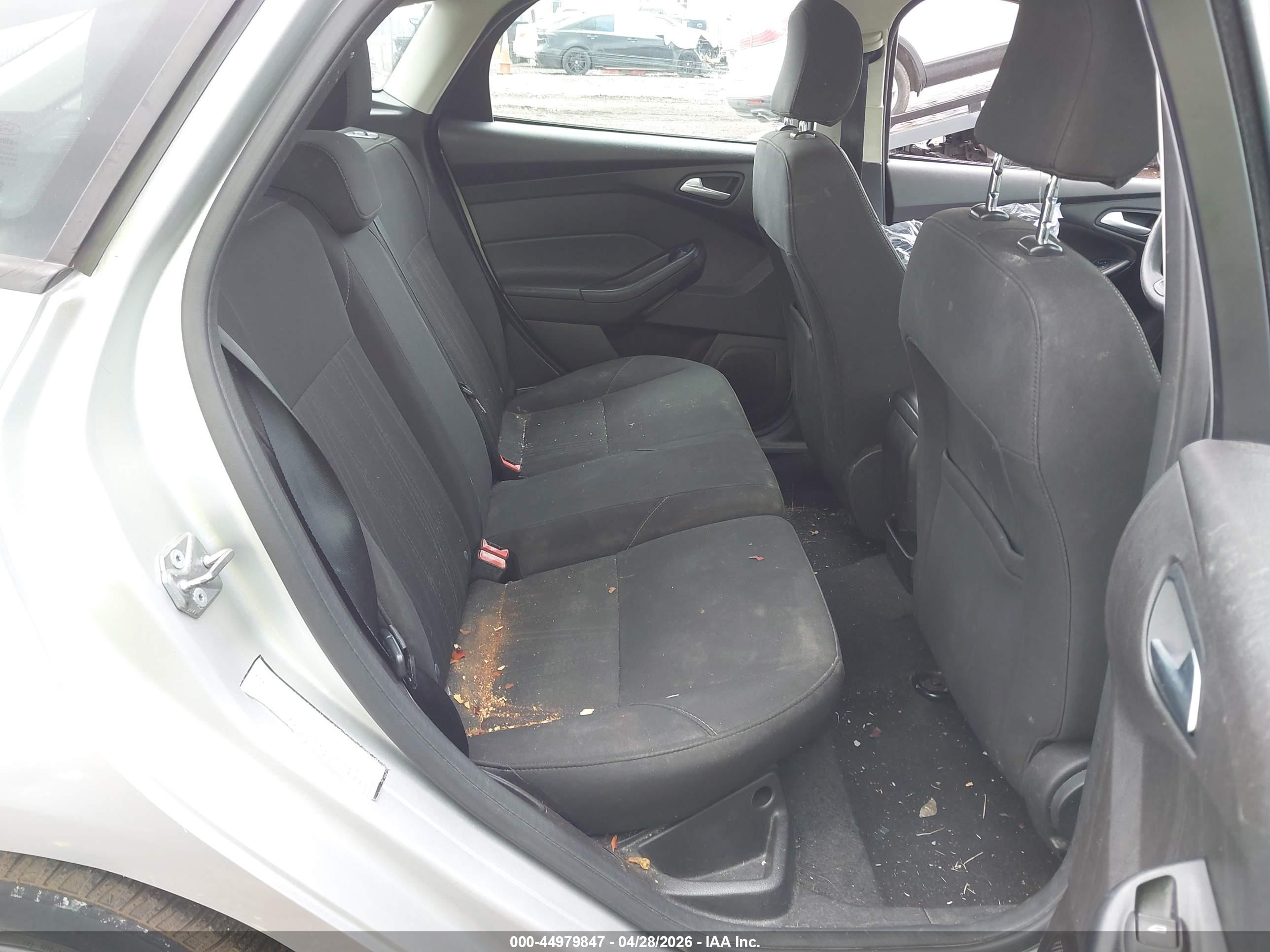 FORD FOCUS image 8