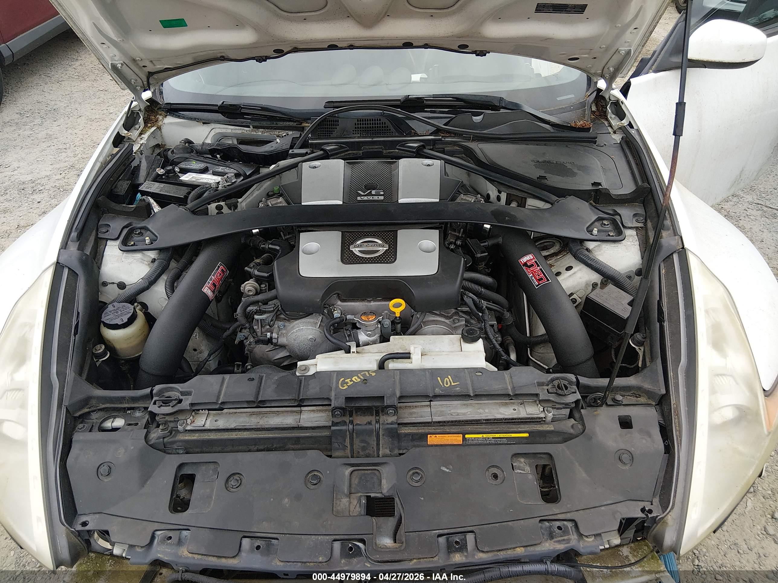 NISSAN 370Z image 10