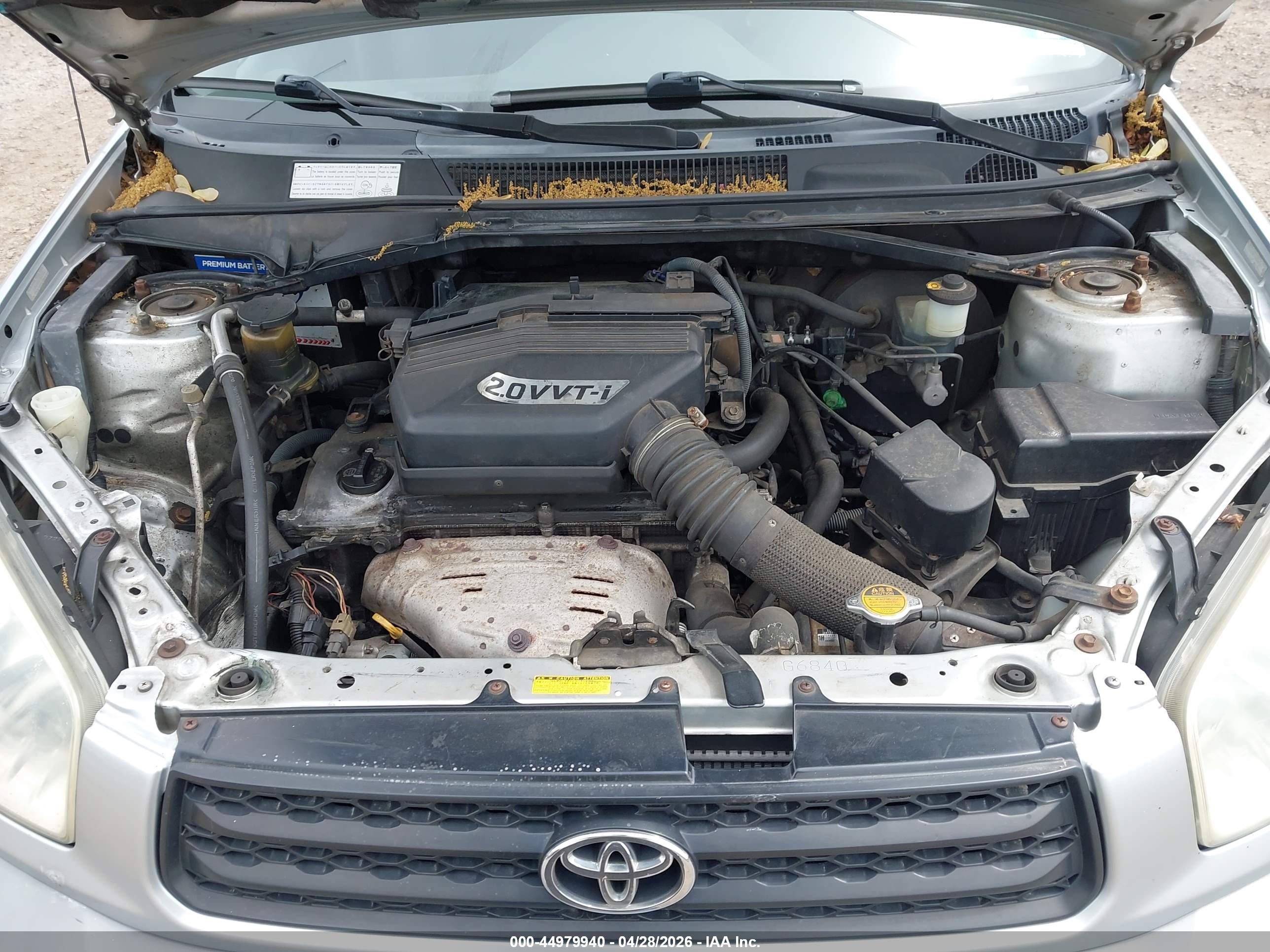 TOYOTA RAV4 image 10