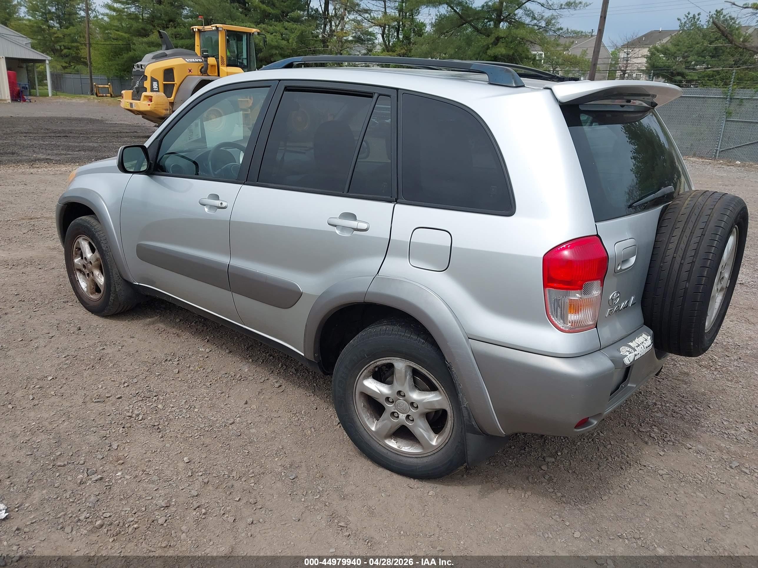 TOYOTA RAV4 image 3