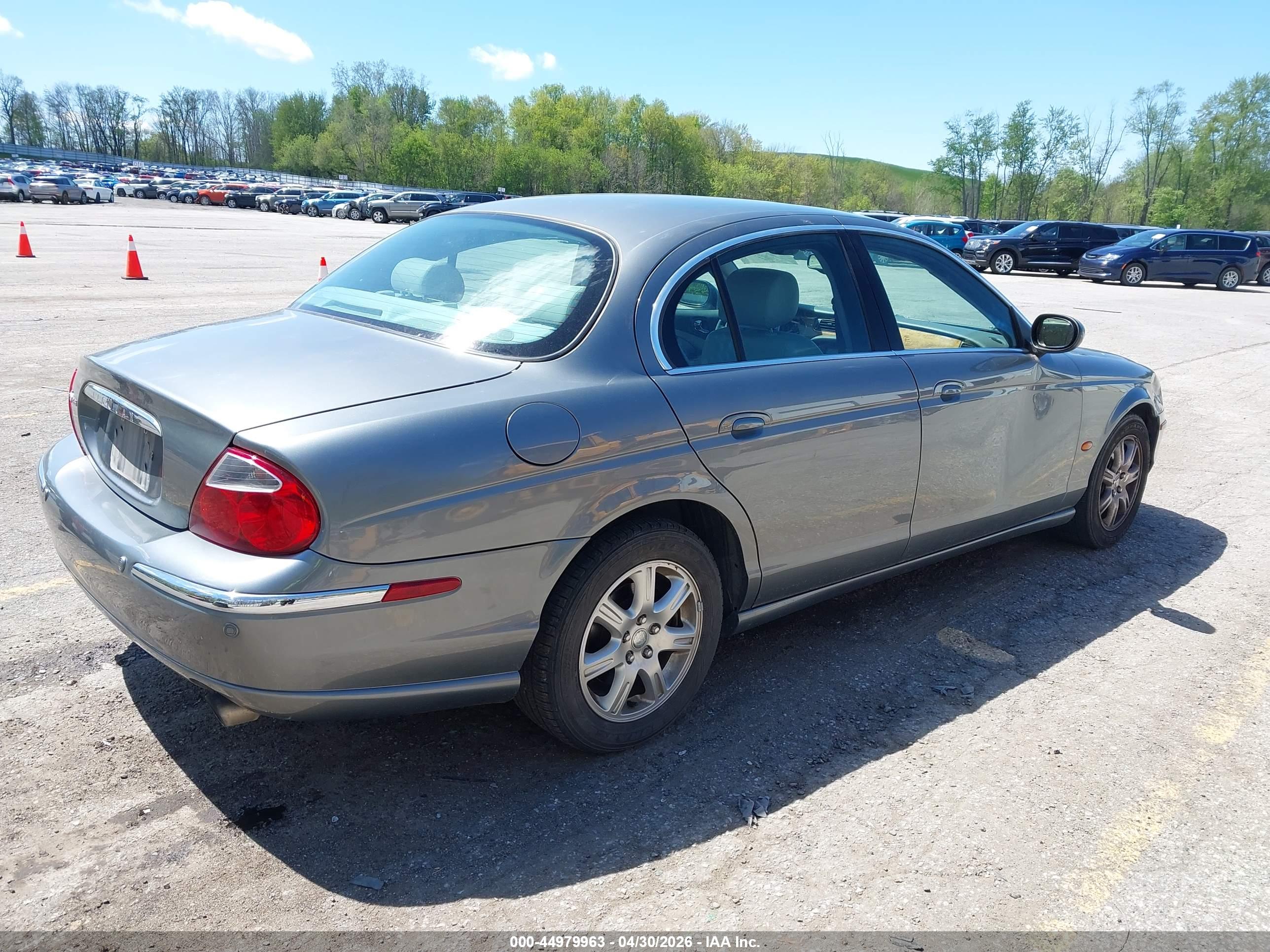 JAGUAR S-TYPE image 4