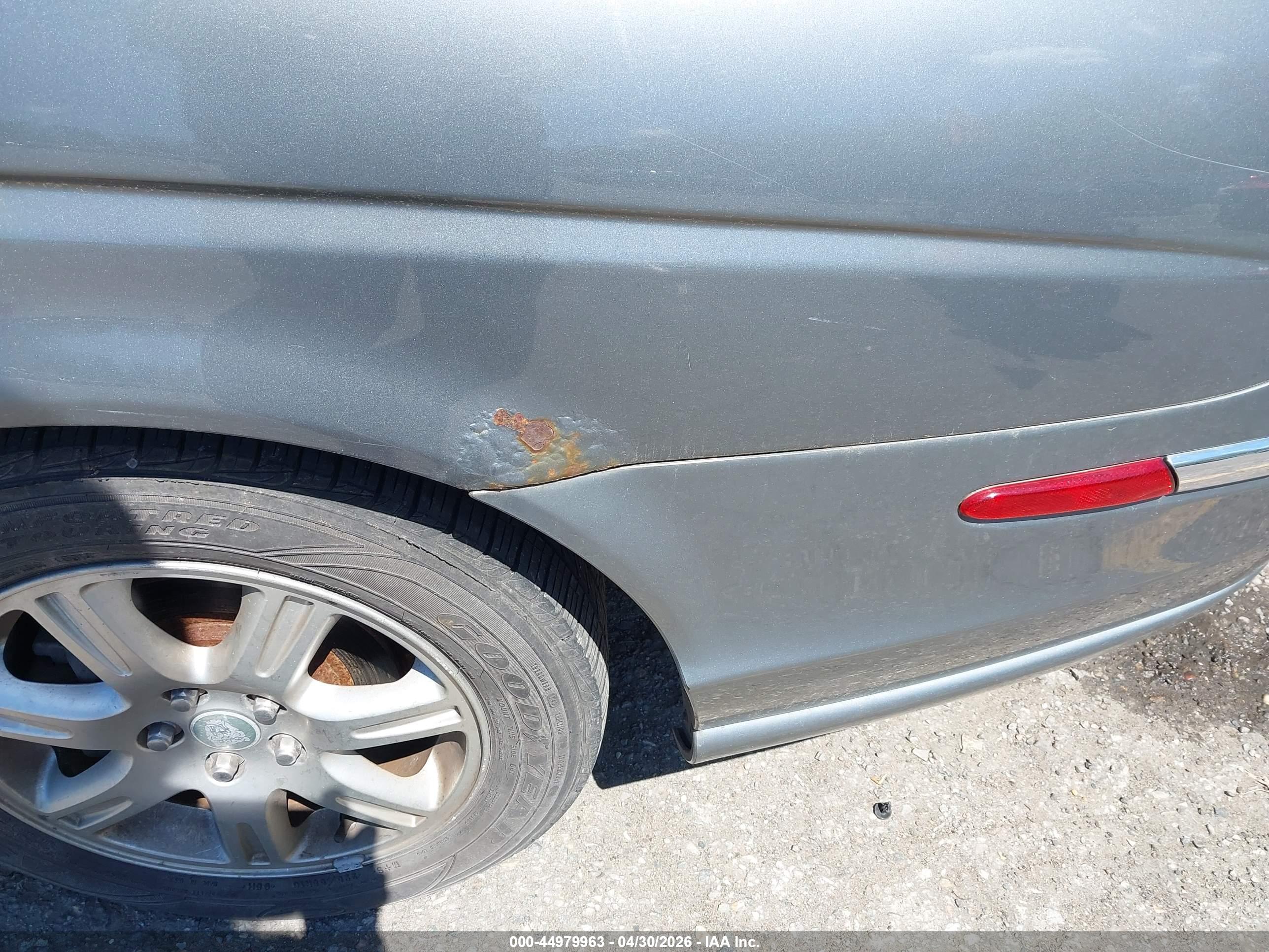 JAGUAR S-TYPE image 6
