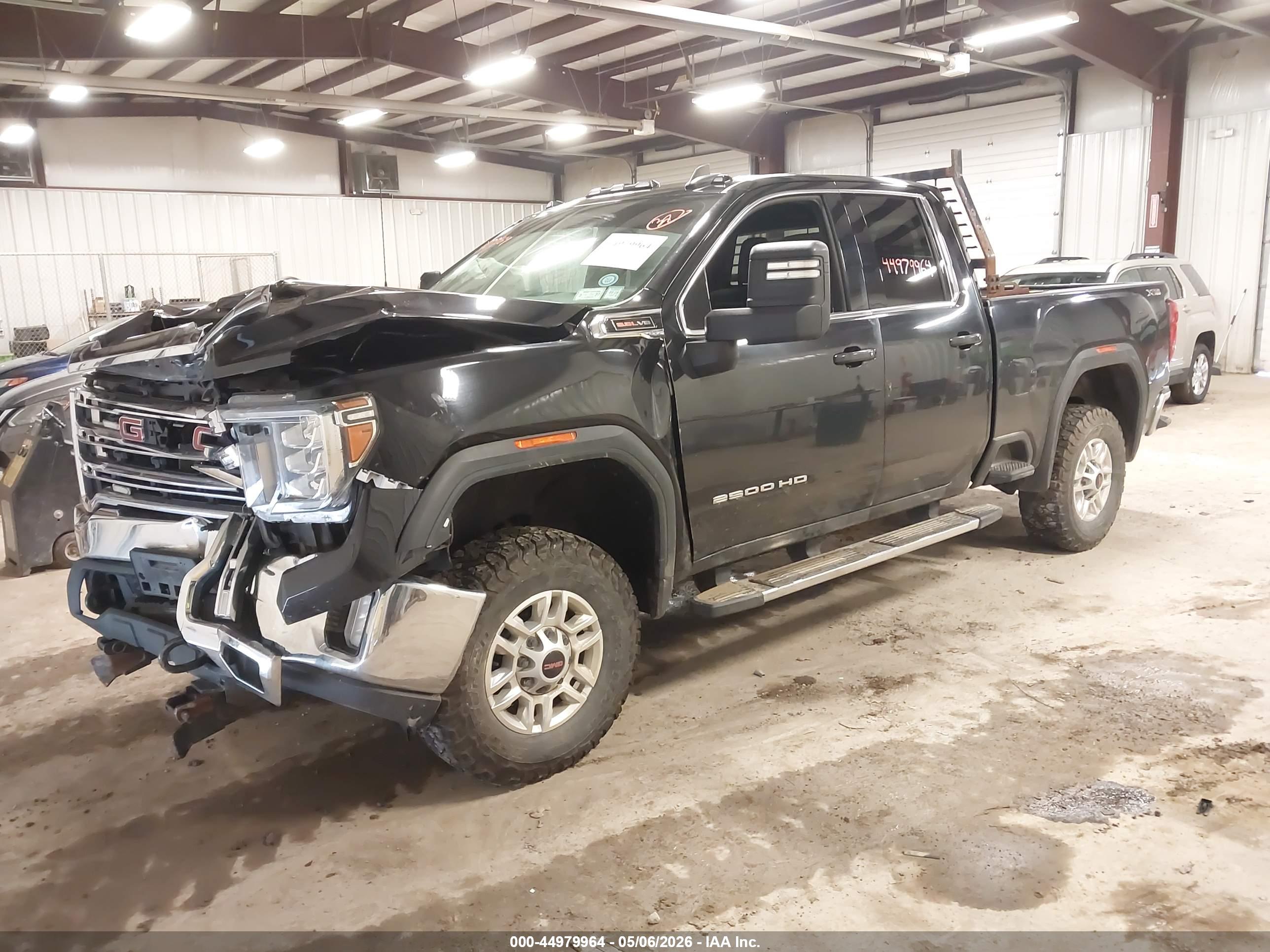 GMC SIERRA image 2