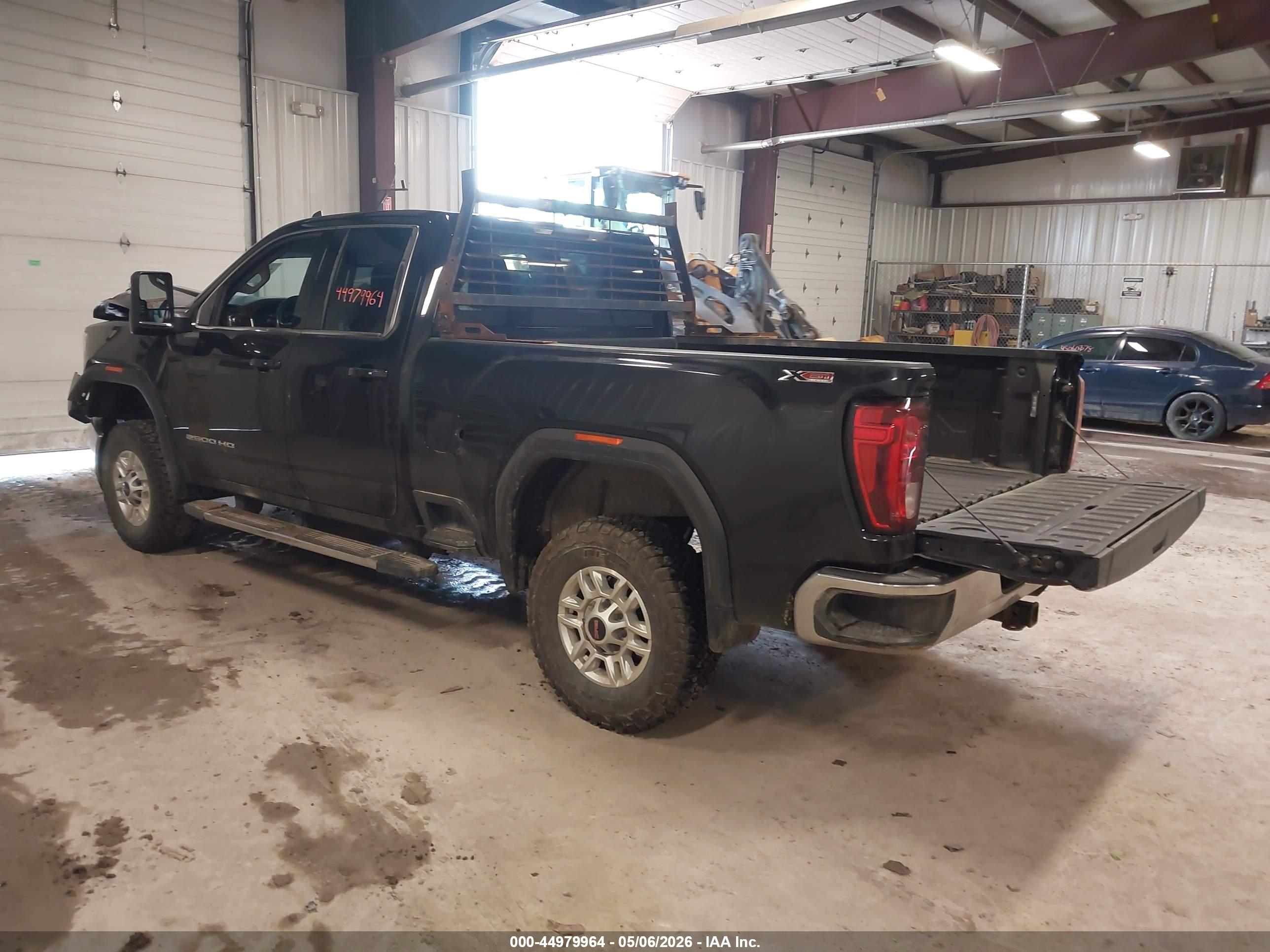 GMC SIERRA image 3