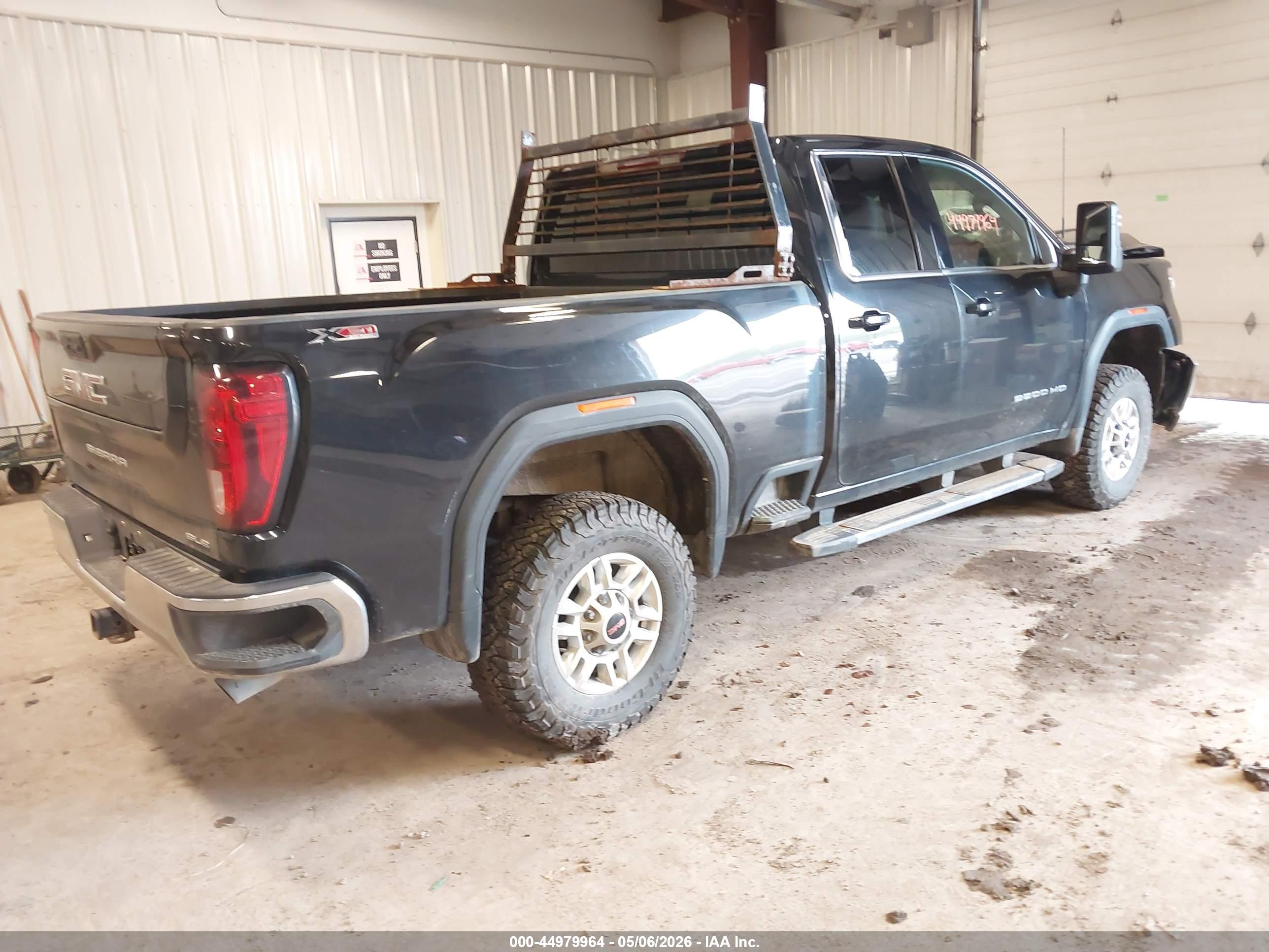 GMC SIERRA image 4