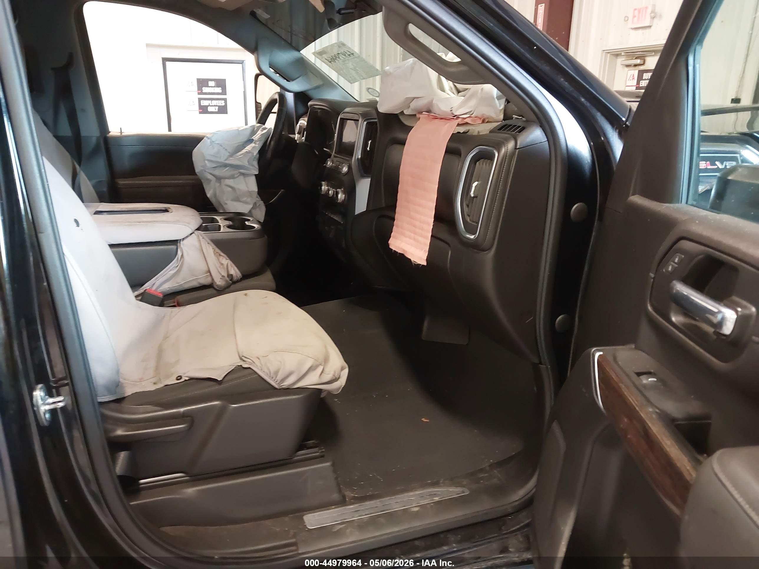GMC SIERRA image 8