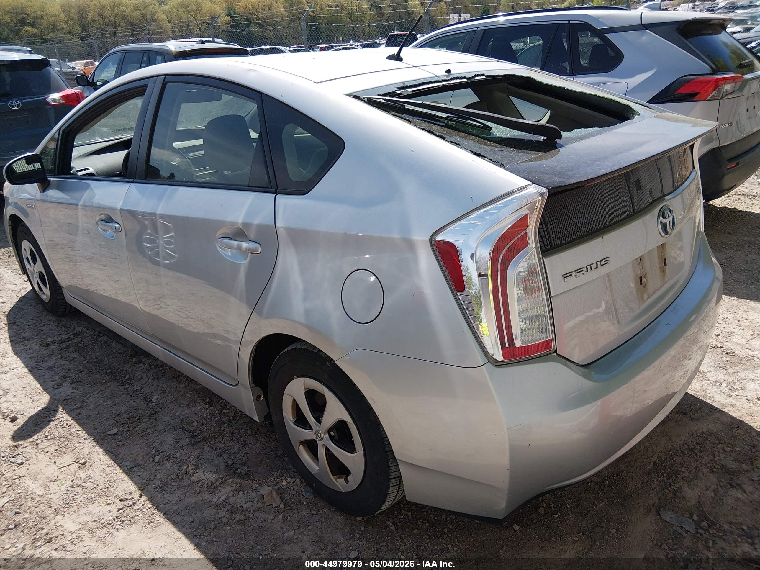 TOYOTA PRIUS image 3
