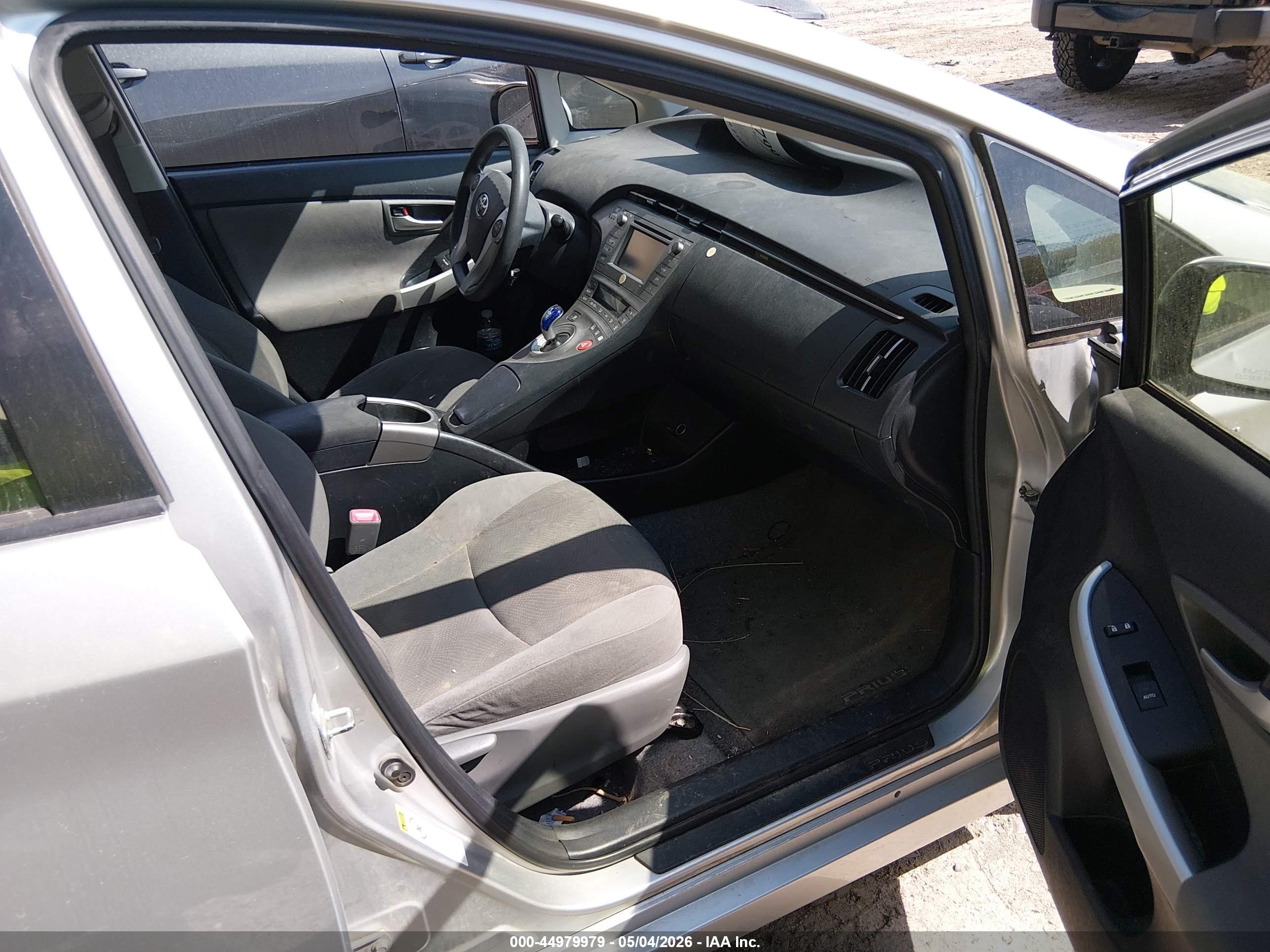 TOYOTA PRIUS image 5