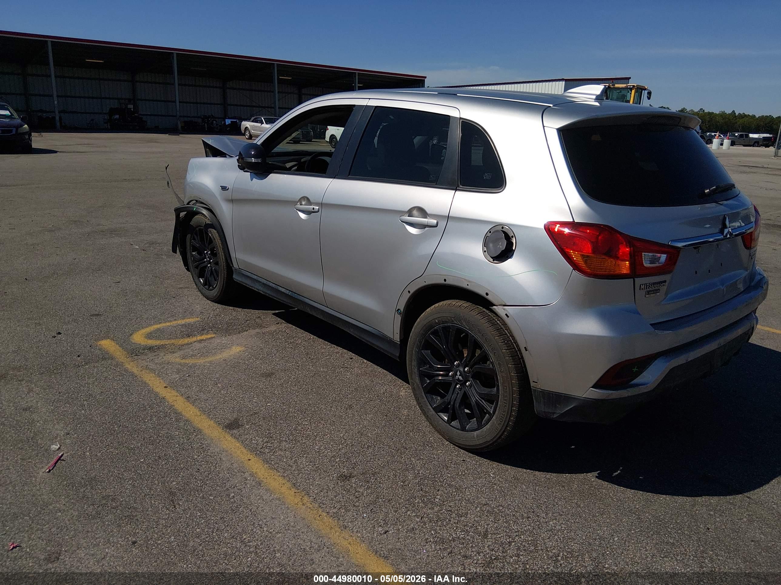 MITSUBISHI OUTLANDER image 3
