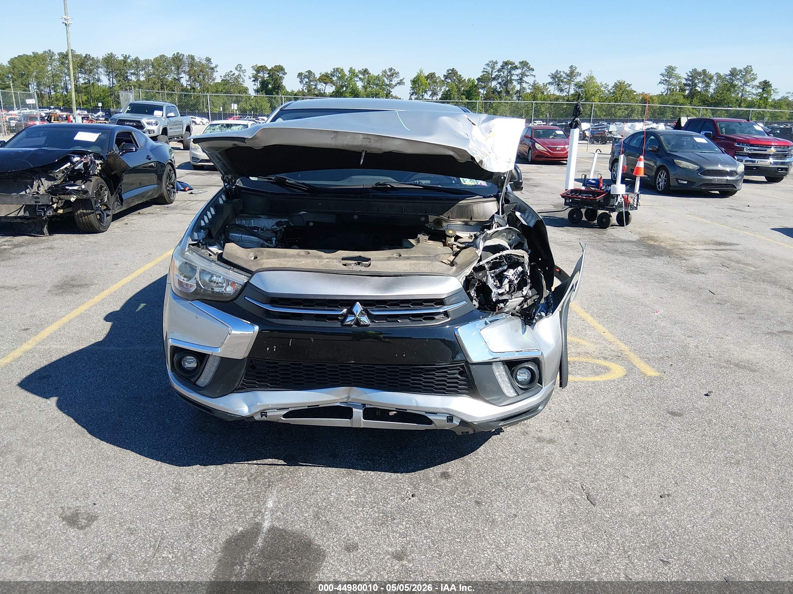 MITSUBISHI OUTLANDER image 6
