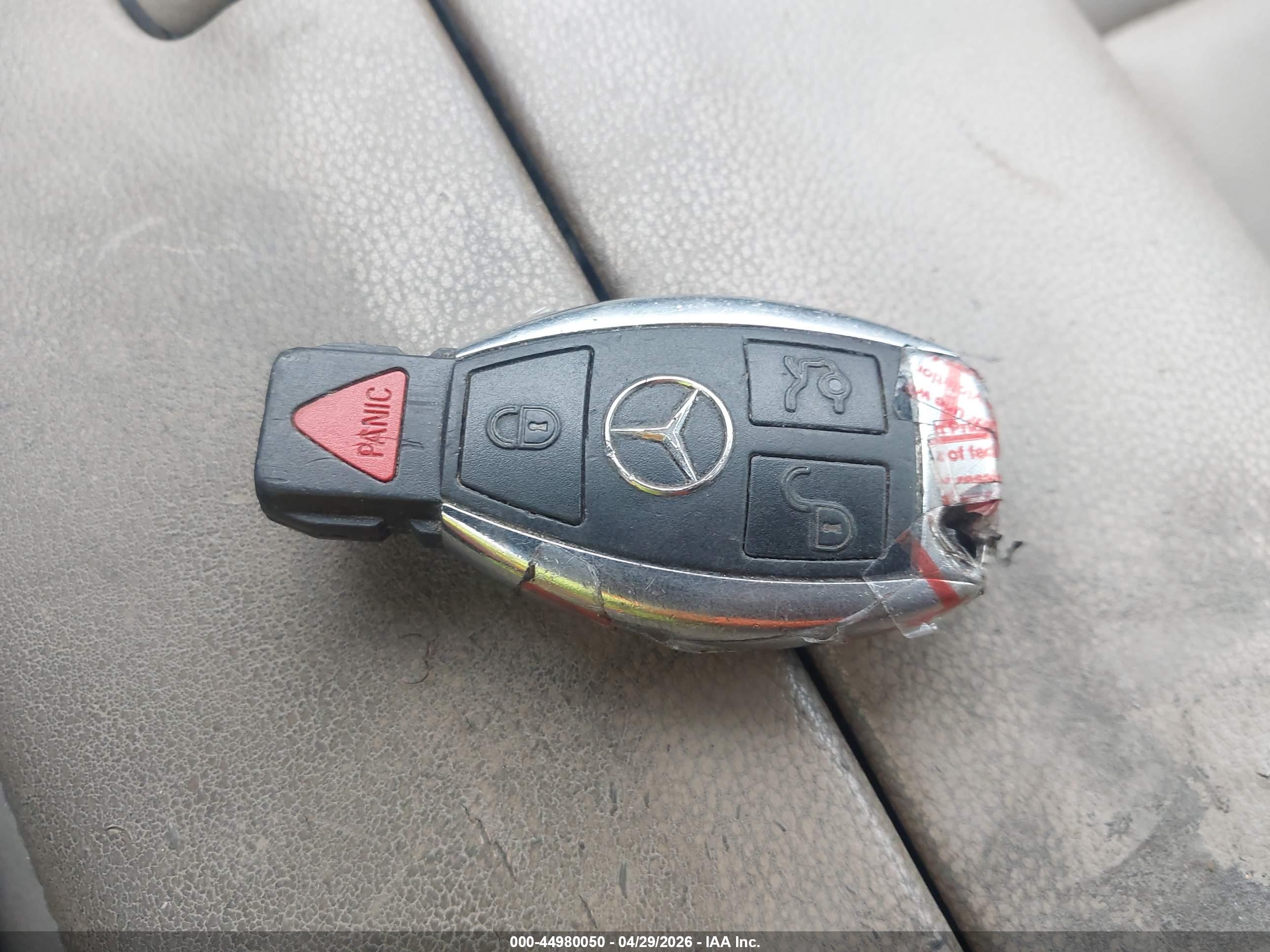 MERCEDES-BENZ E image 11