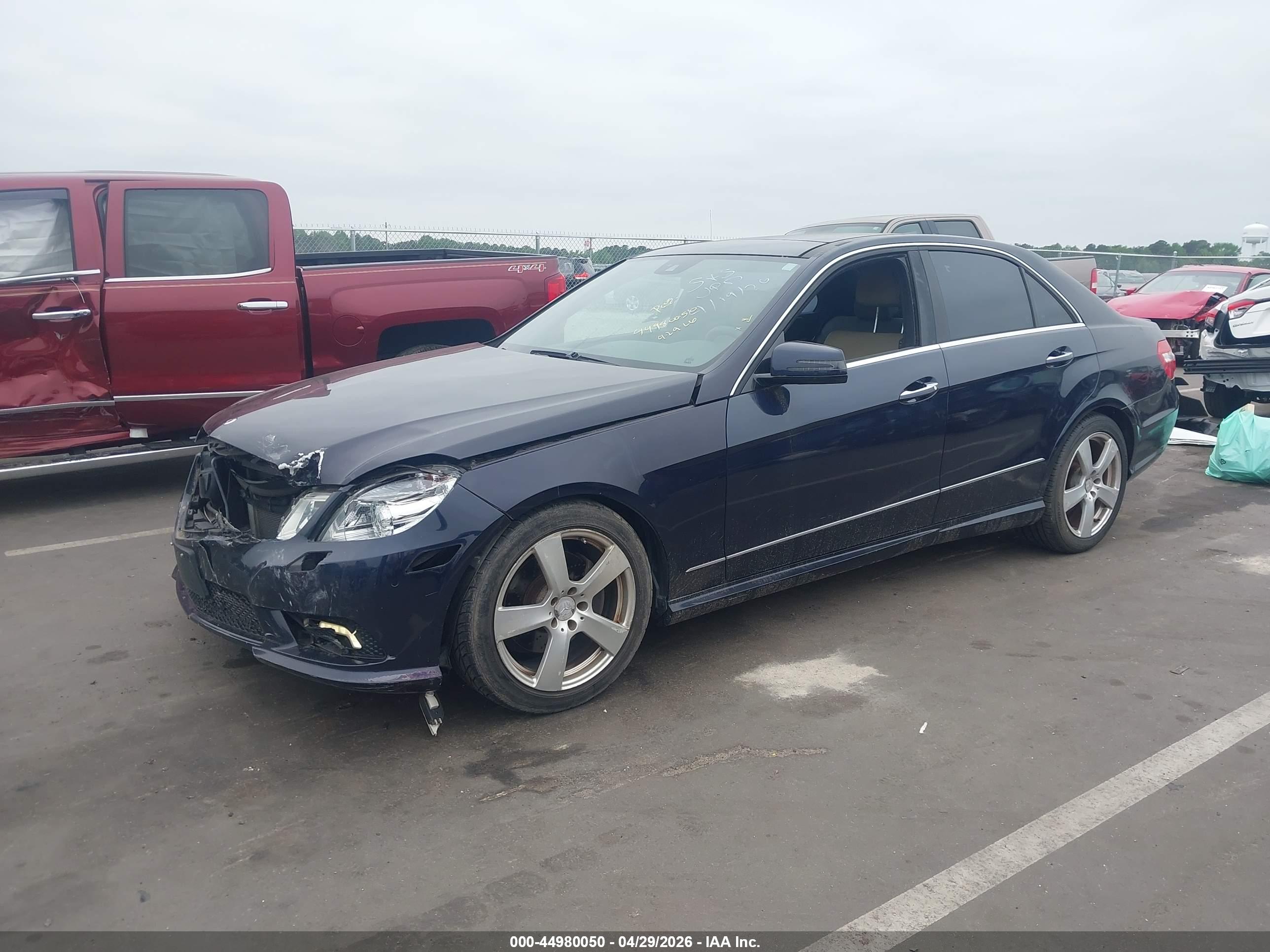 MERCEDES-BENZ E image 2