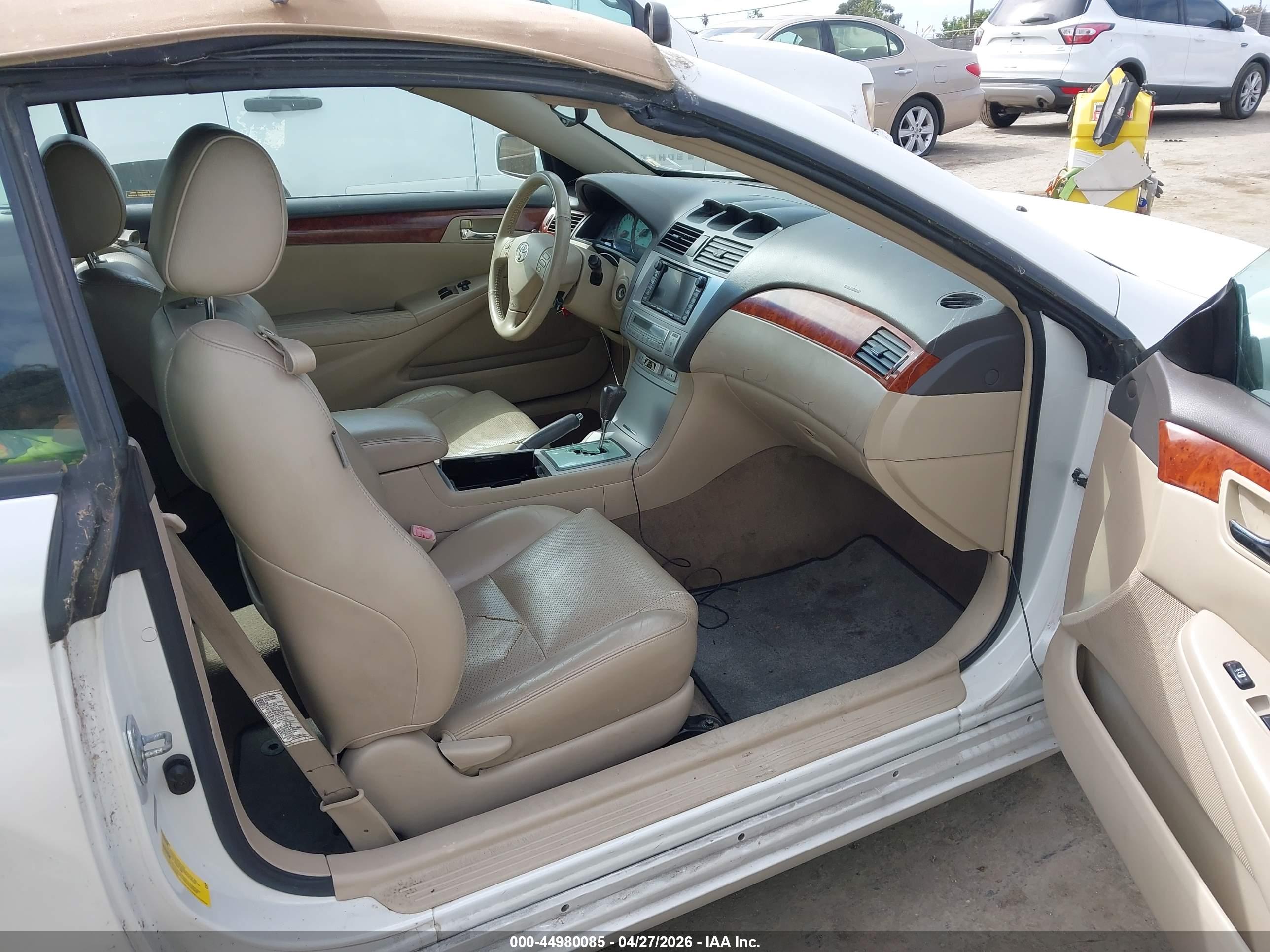 TOYOTA CAMRY image 5
