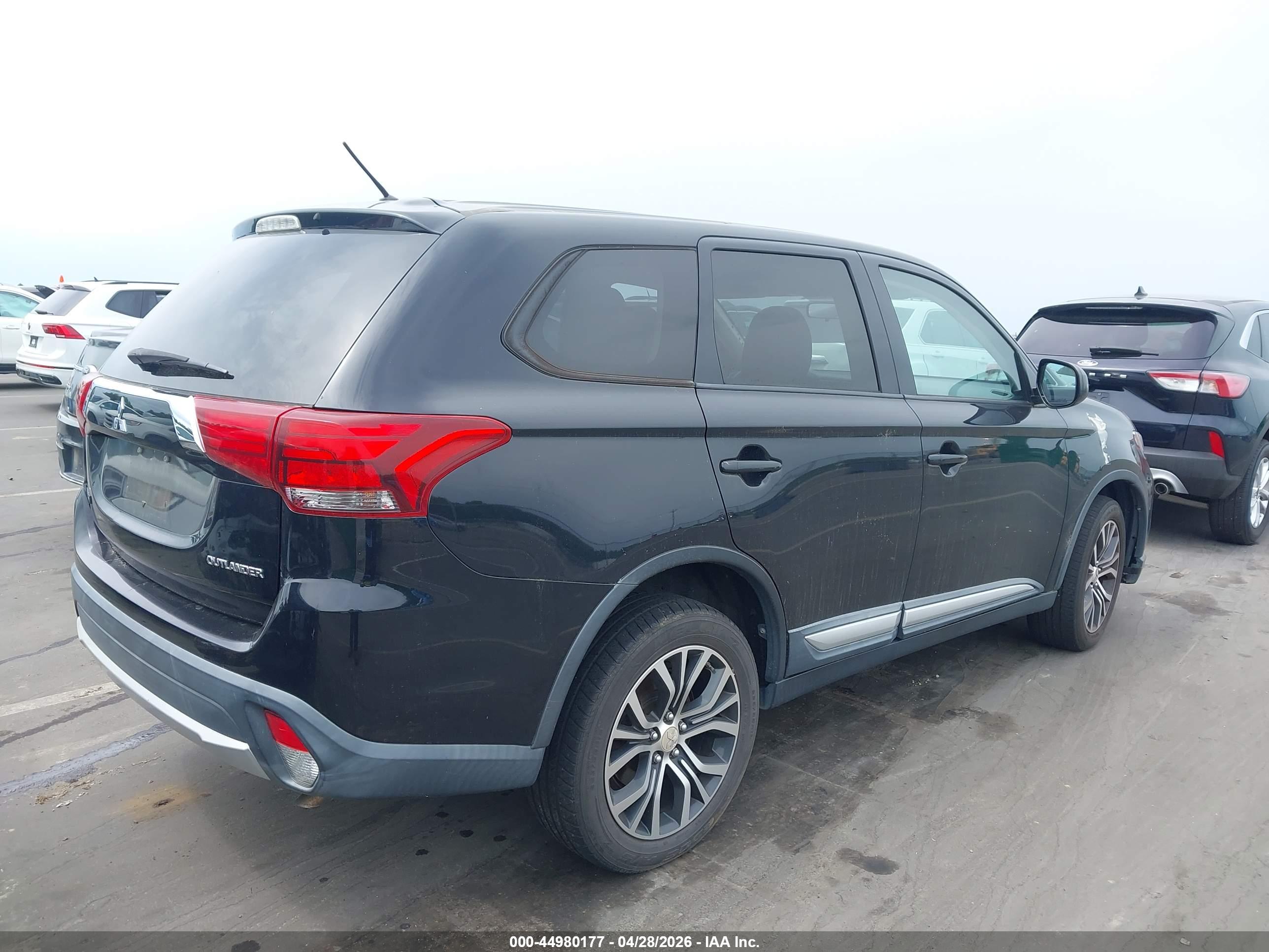 MITSUBISHI OUTLANDER image 4