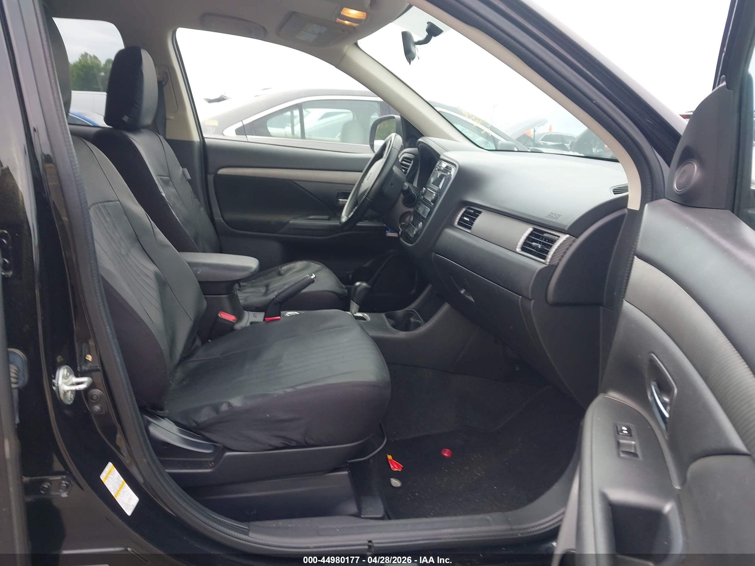 MITSUBISHI OUTLANDER image 5