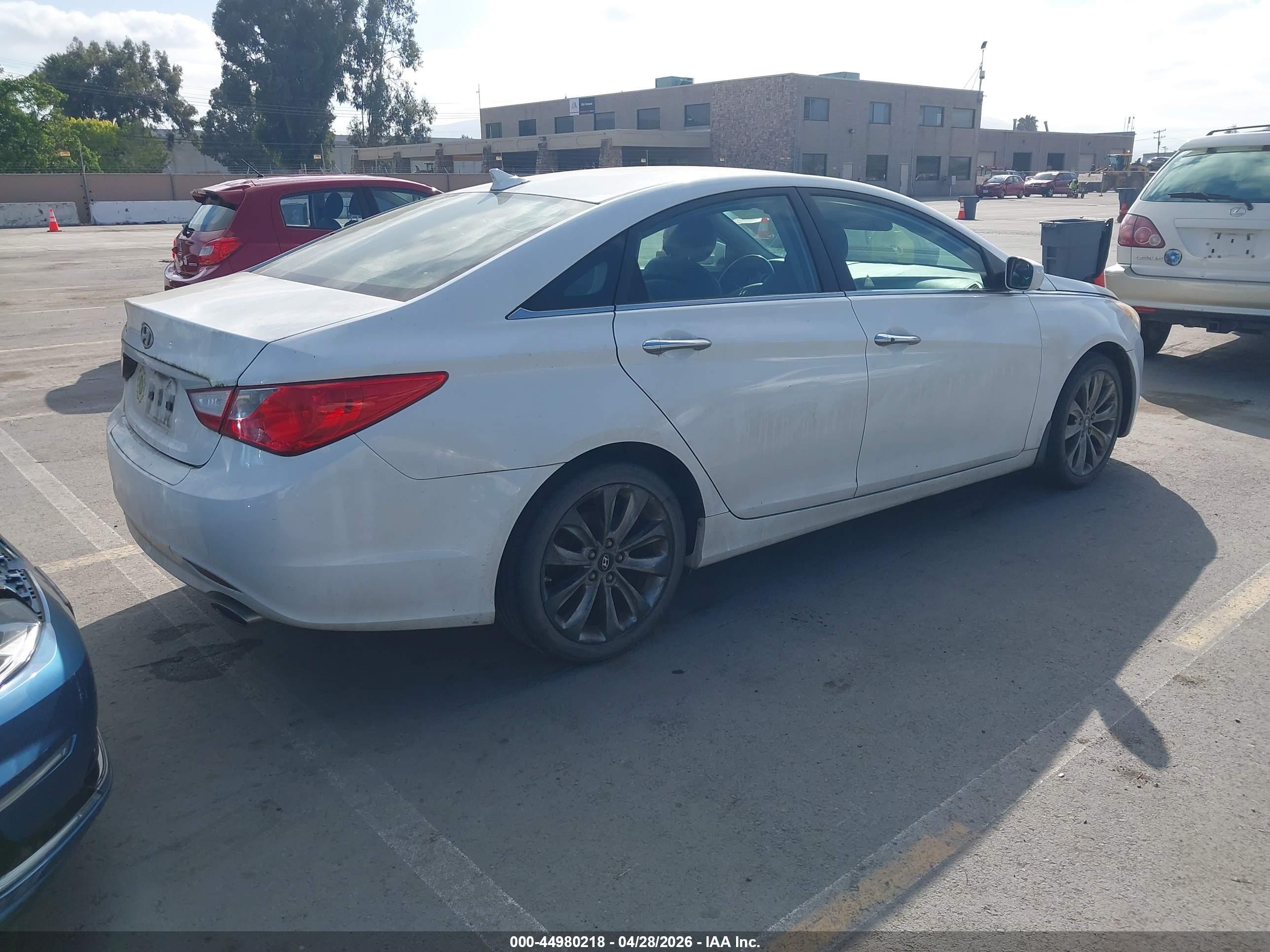 HYUNDAI SONATA image 4