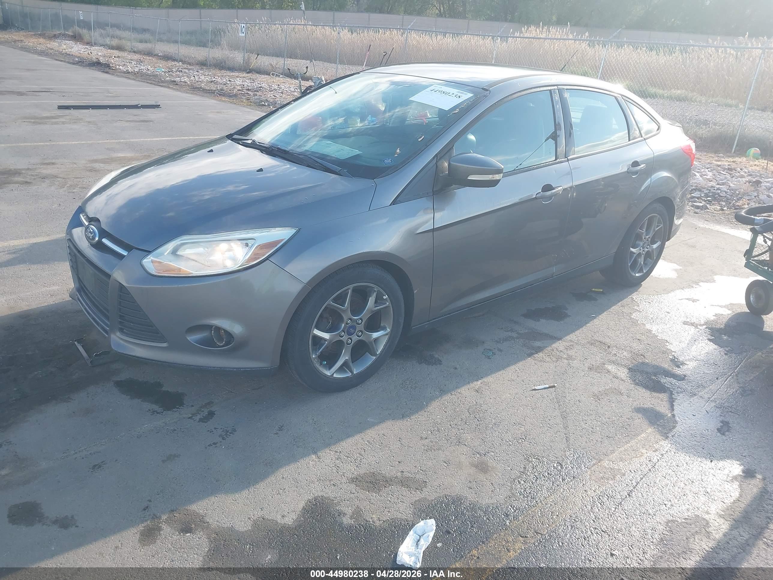 FORD FOCUS image 2