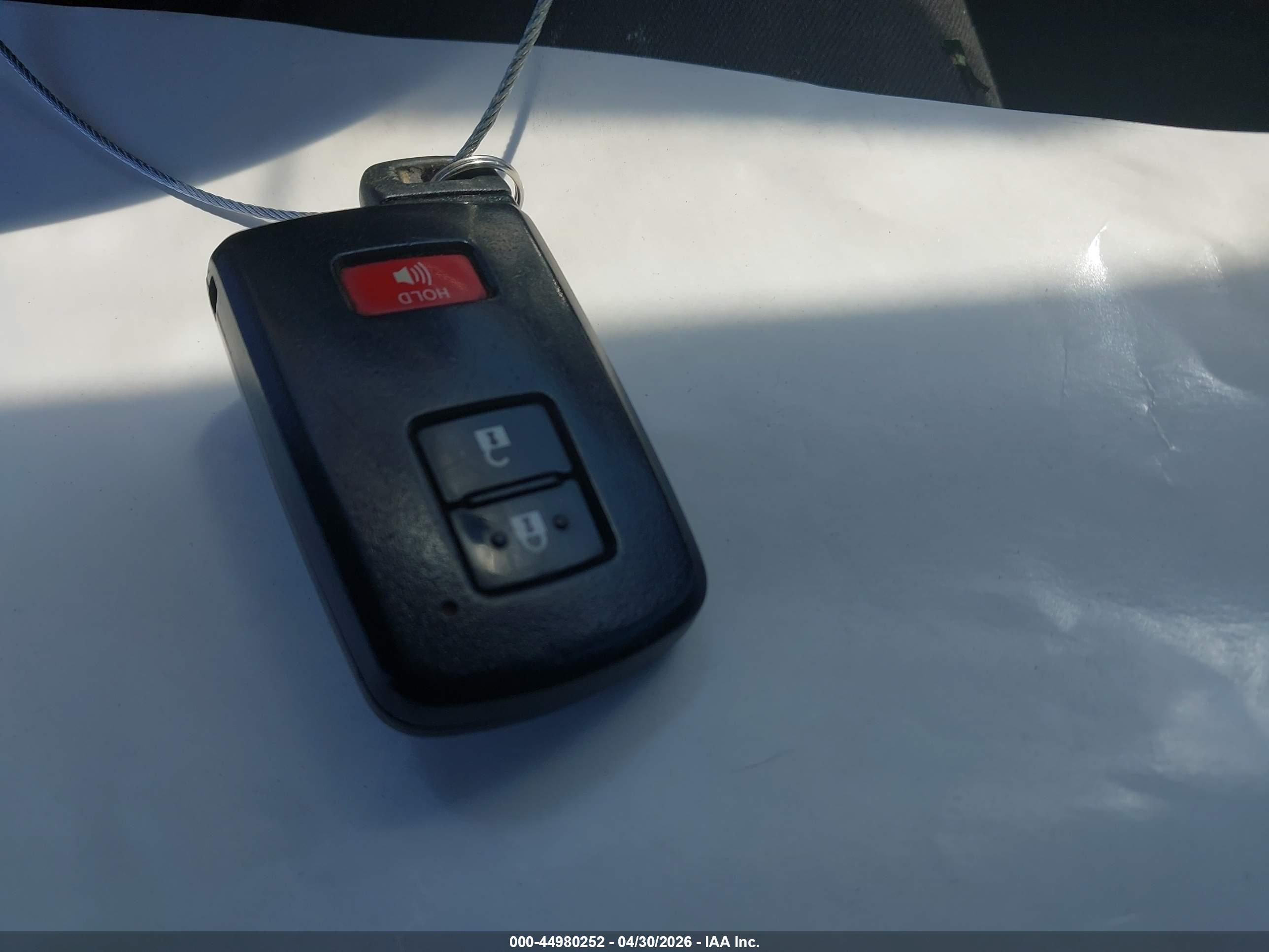 TOYOTA PRIUS image 11