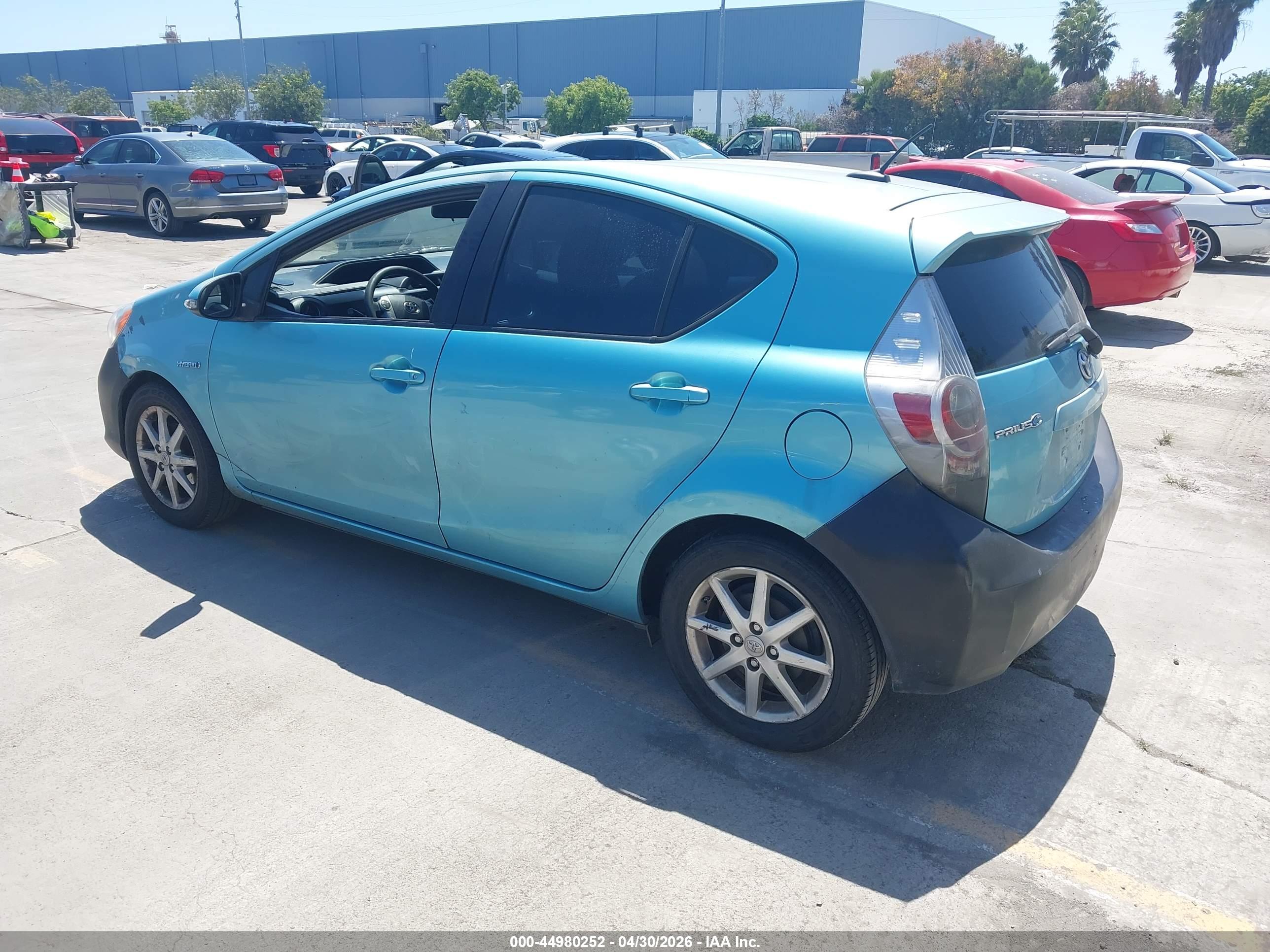 TOYOTA PRIUS image 3