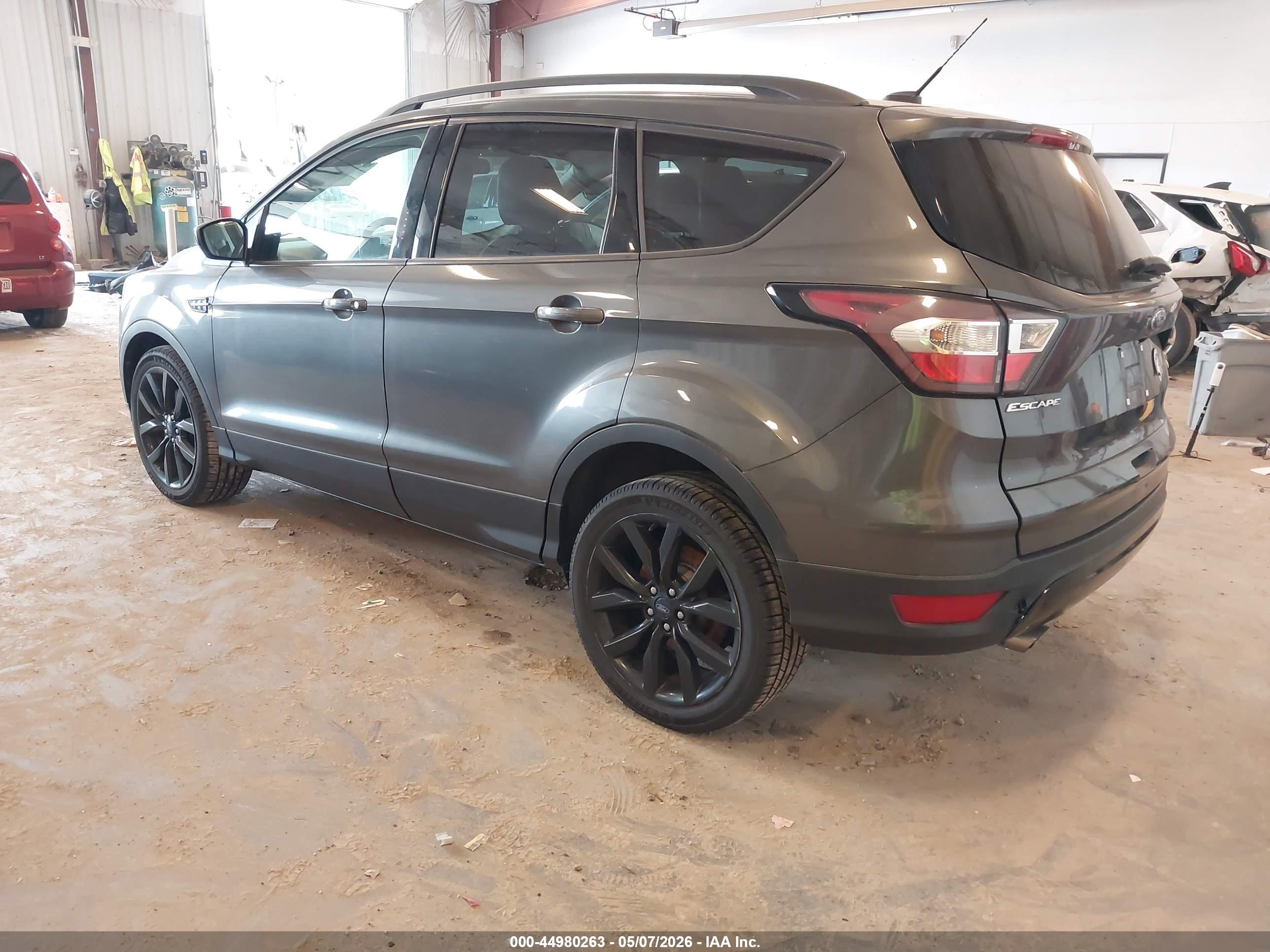 FORD ESCAPE image 3