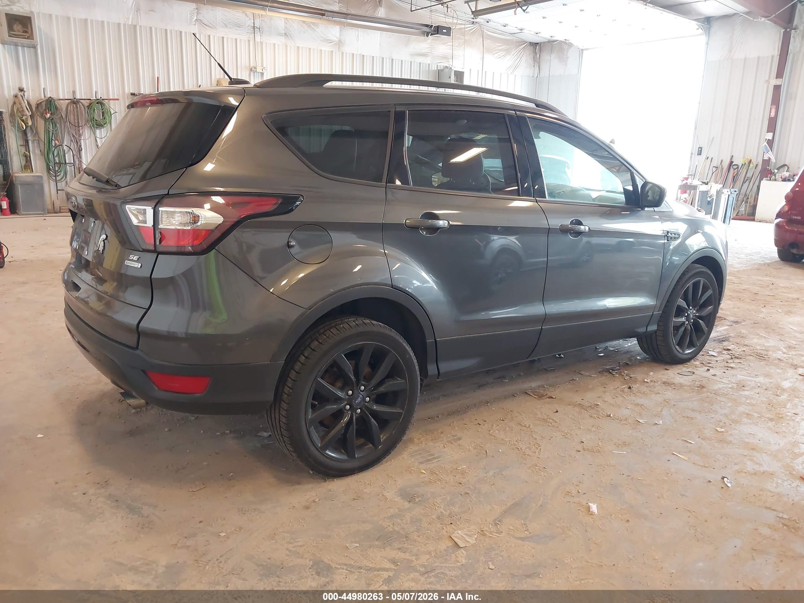 FORD ESCAPE image 4