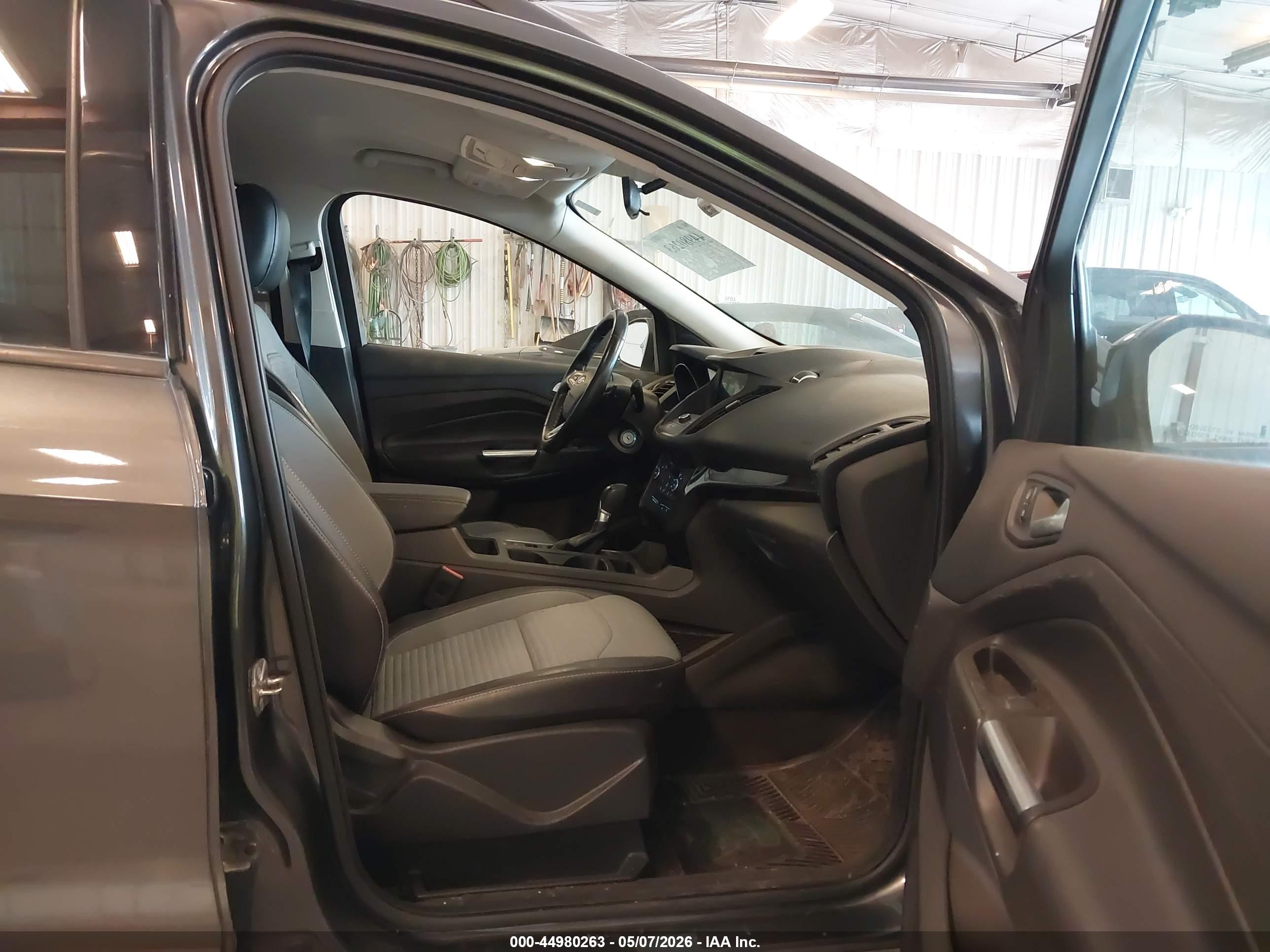 FORD ESCAPE image 5