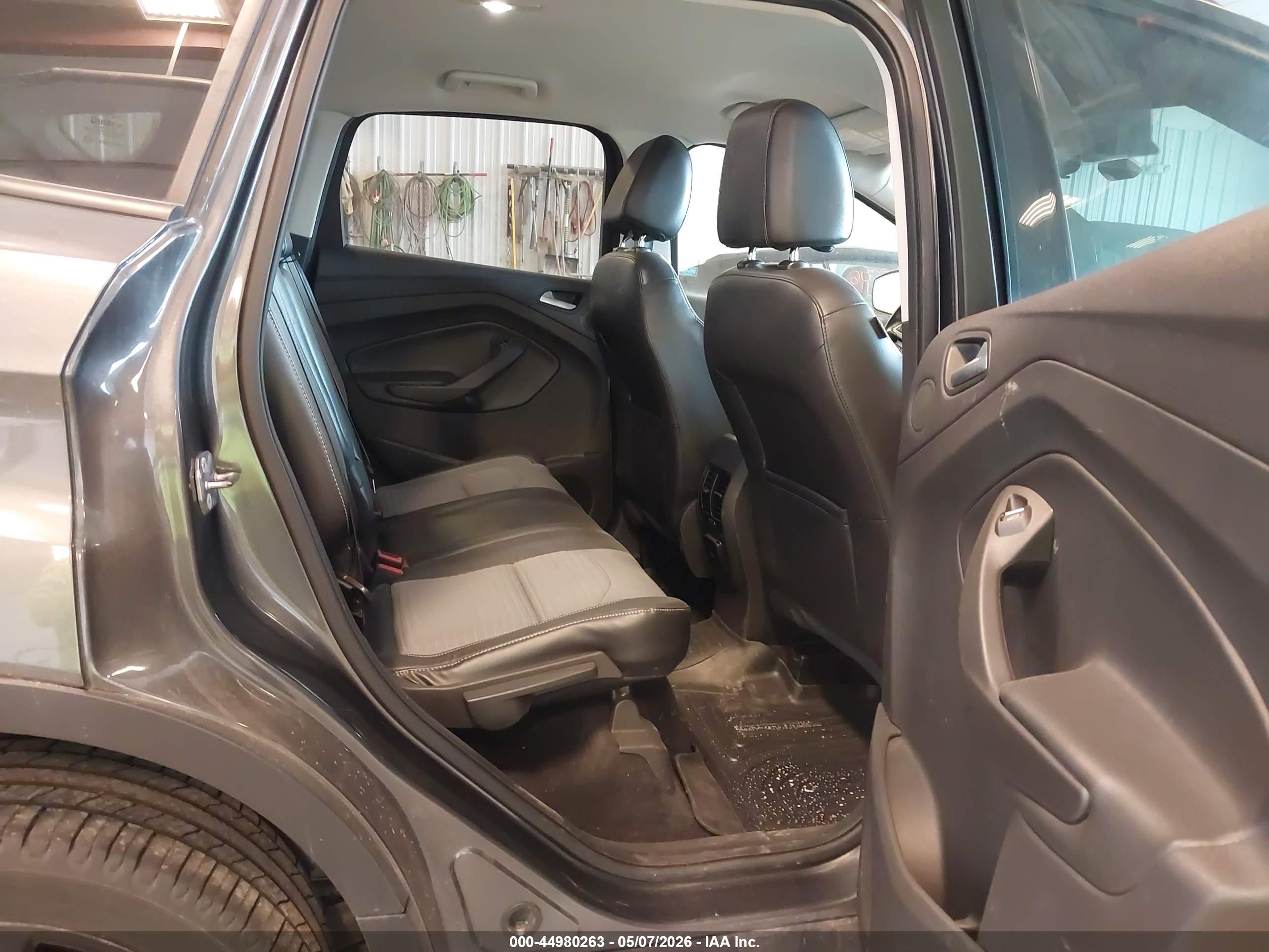 FORD ESCAPE image 8