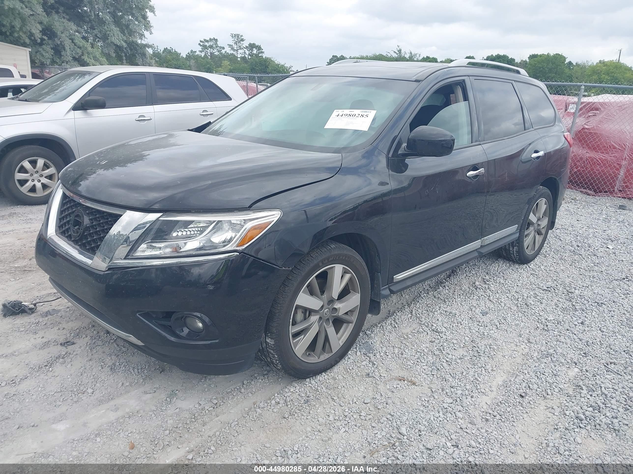 NISSAN PATHFINDER image 2