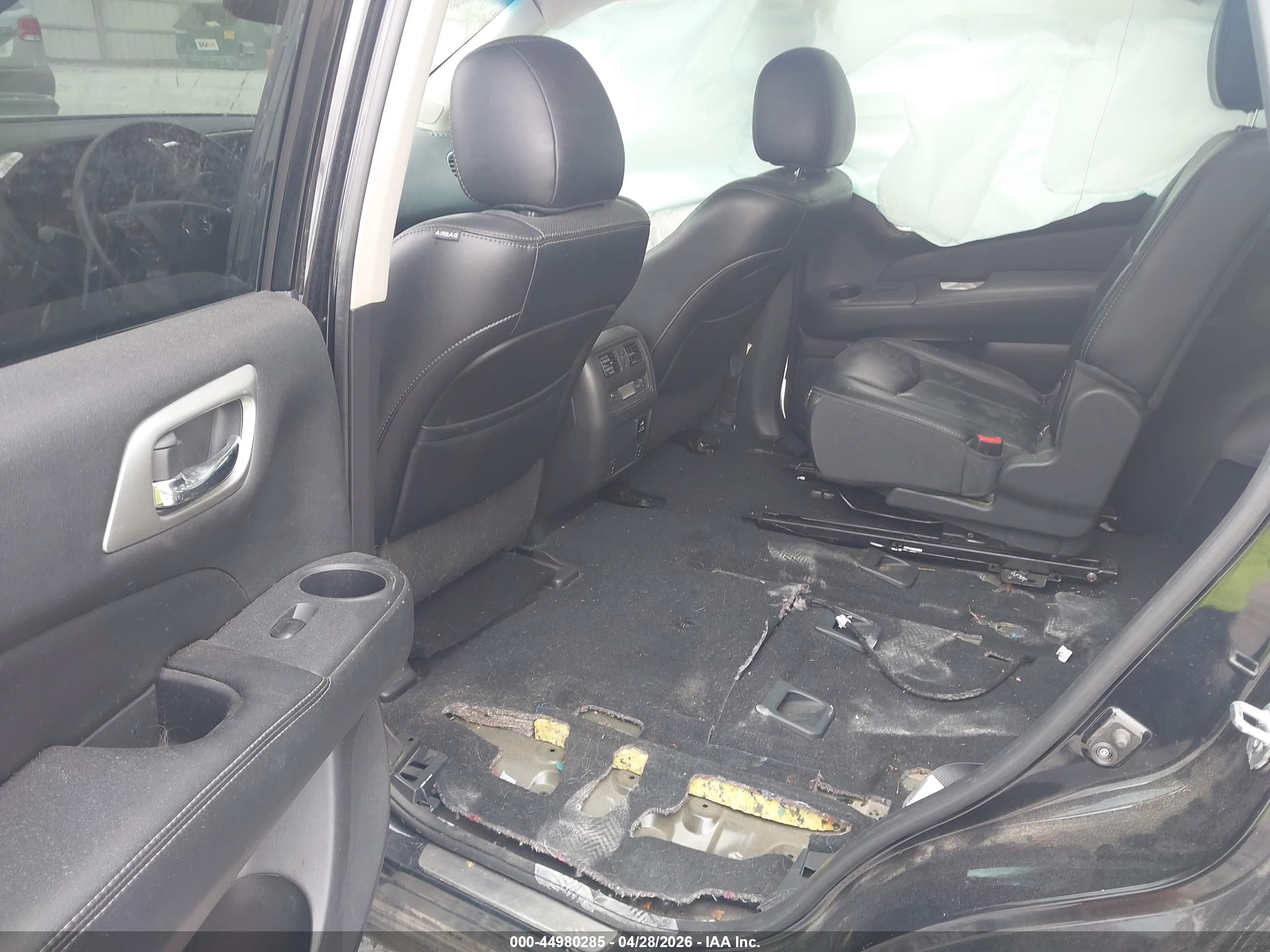 NISSAN PATHFINDER image 8