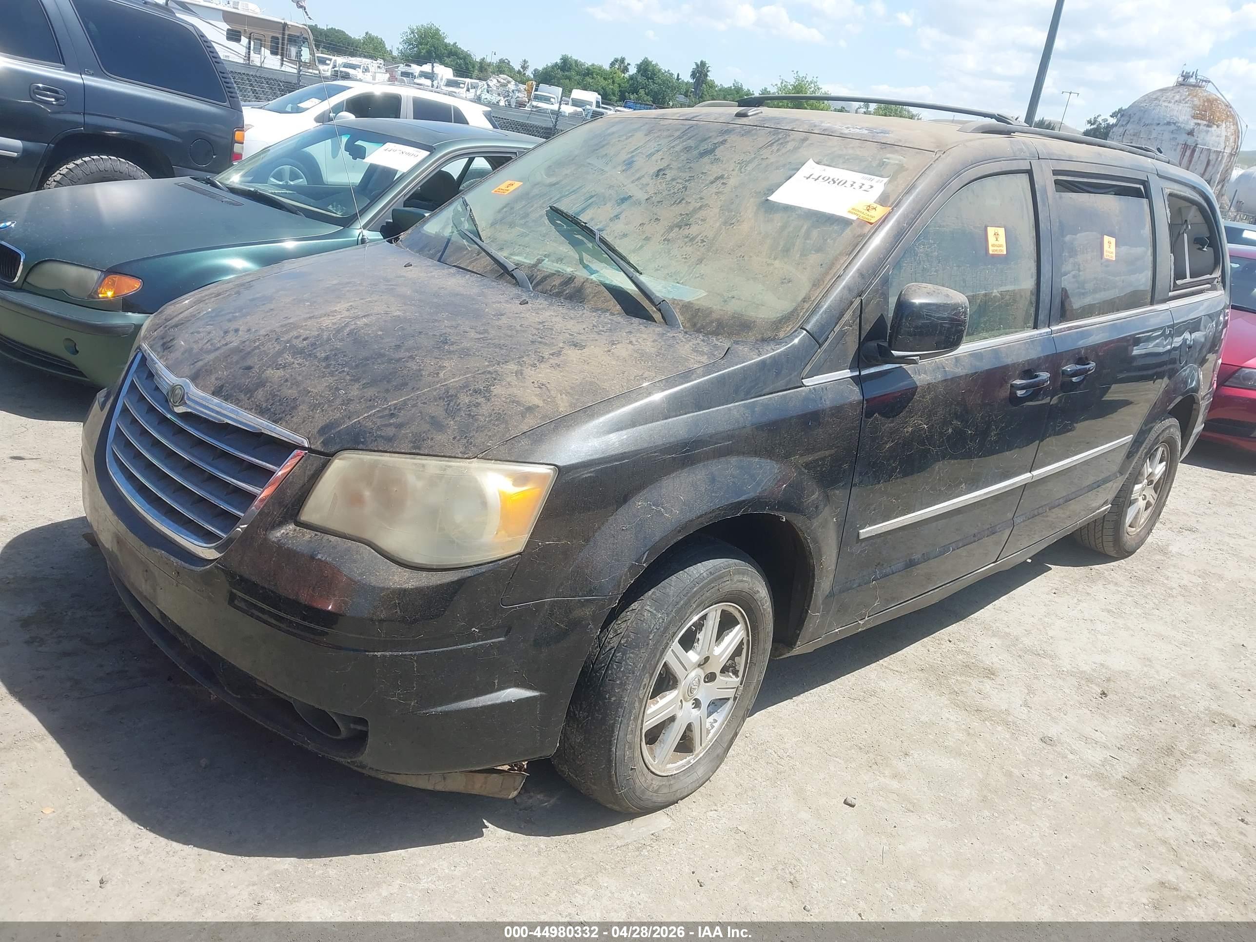 CHRYSLER TOWN image 2