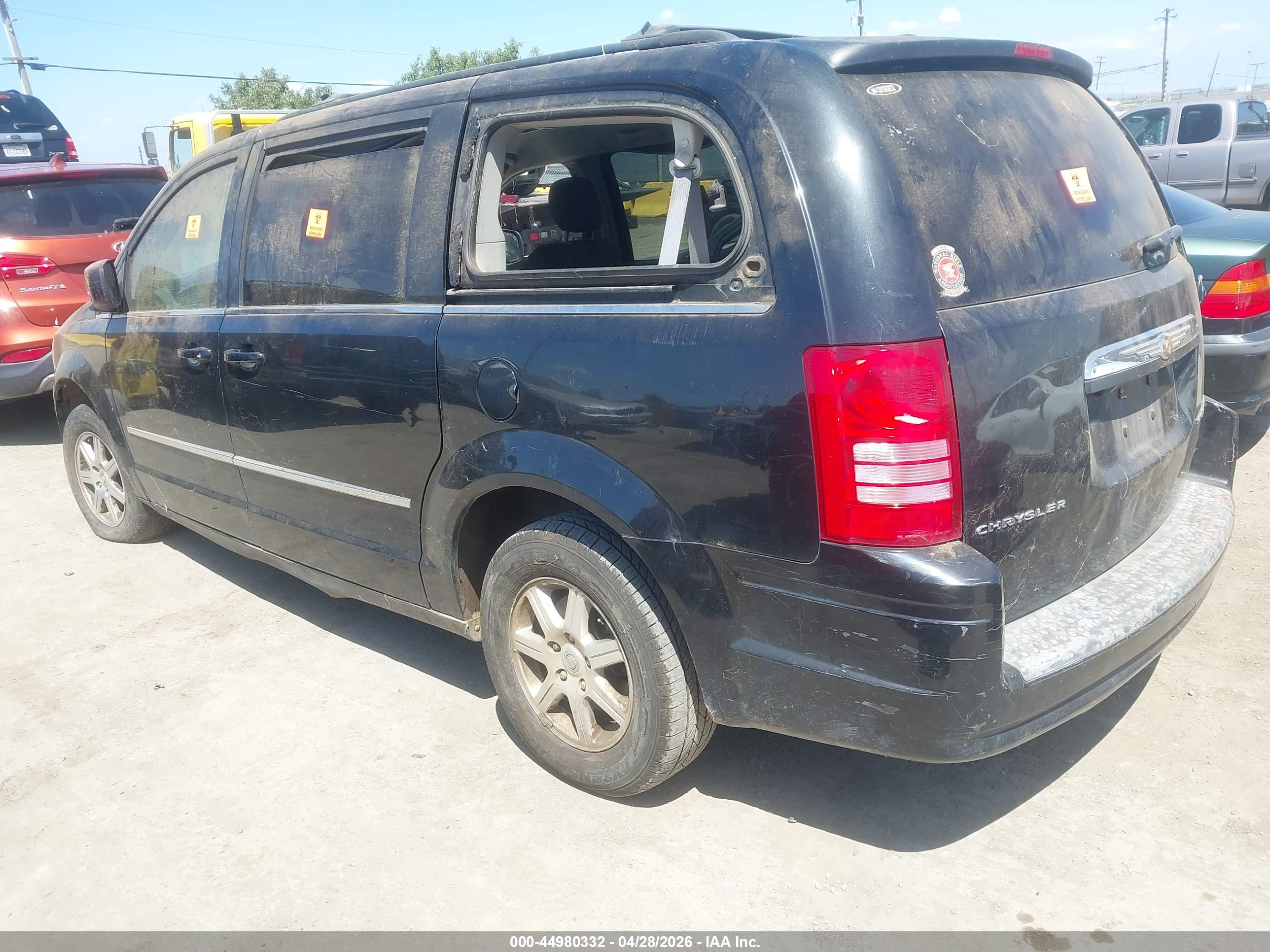 CHRYSLER TOWN image 3