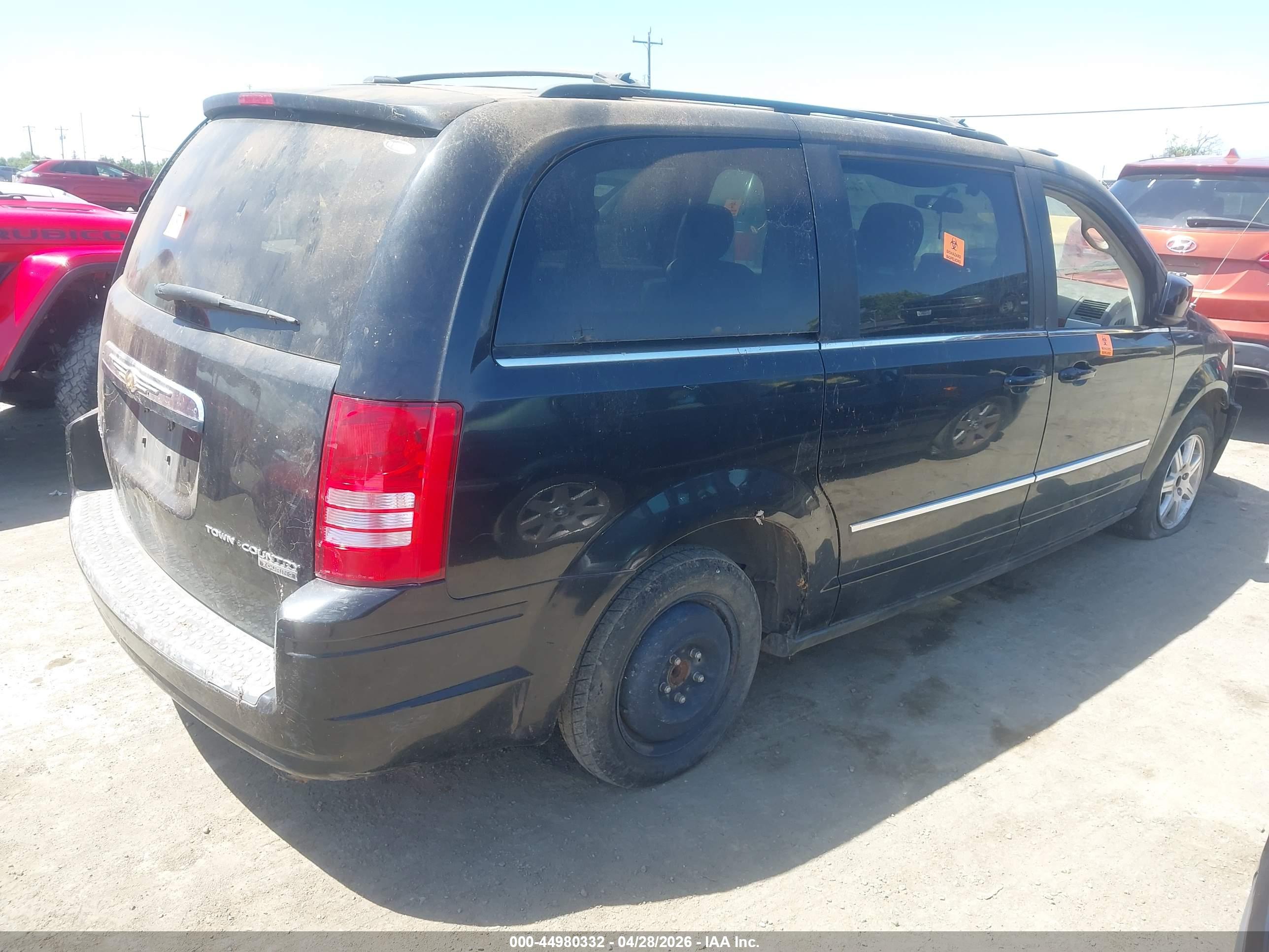 CHRYSLER TOWN image 4