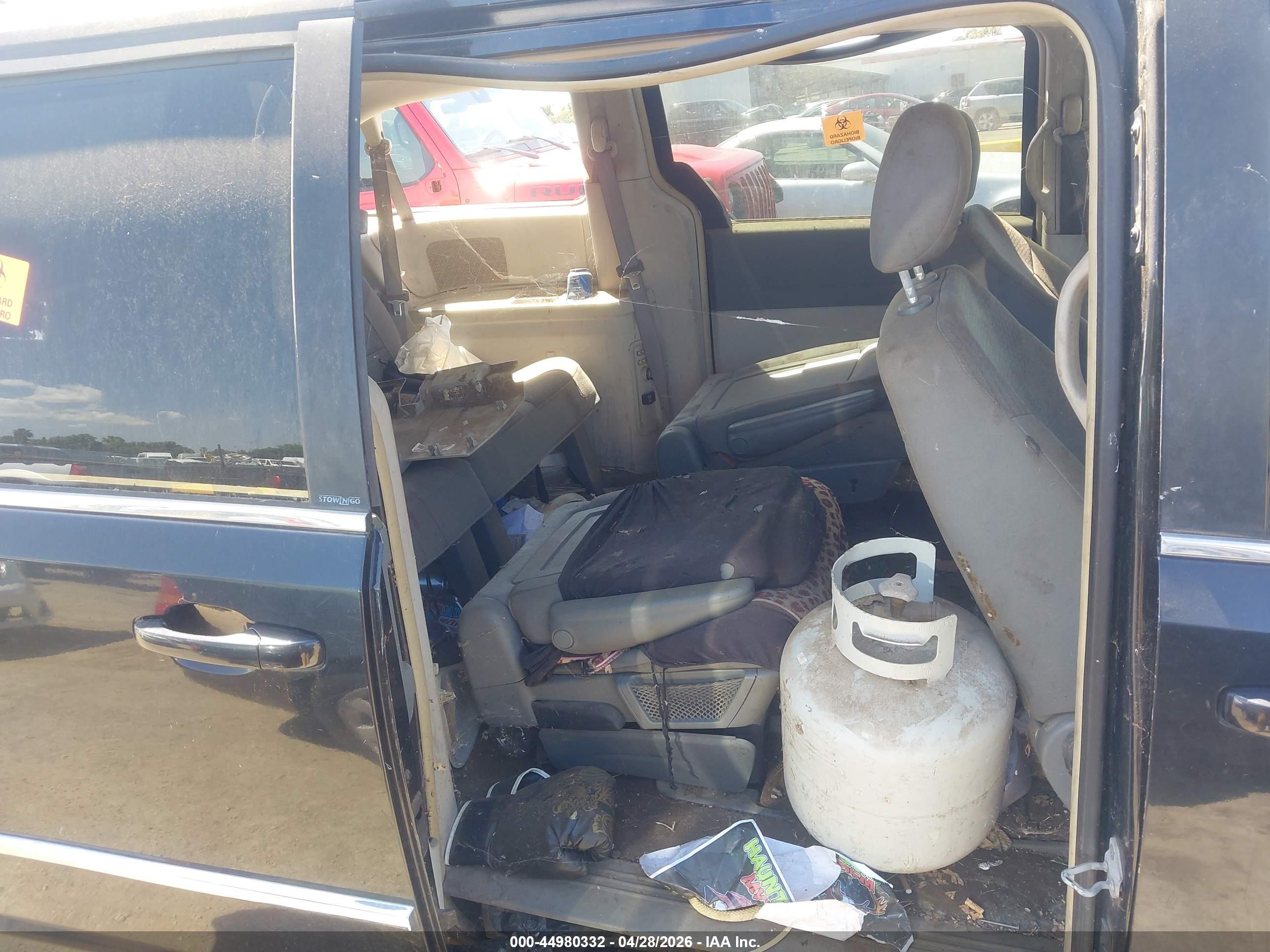 CHRYSLER TOWN image 8