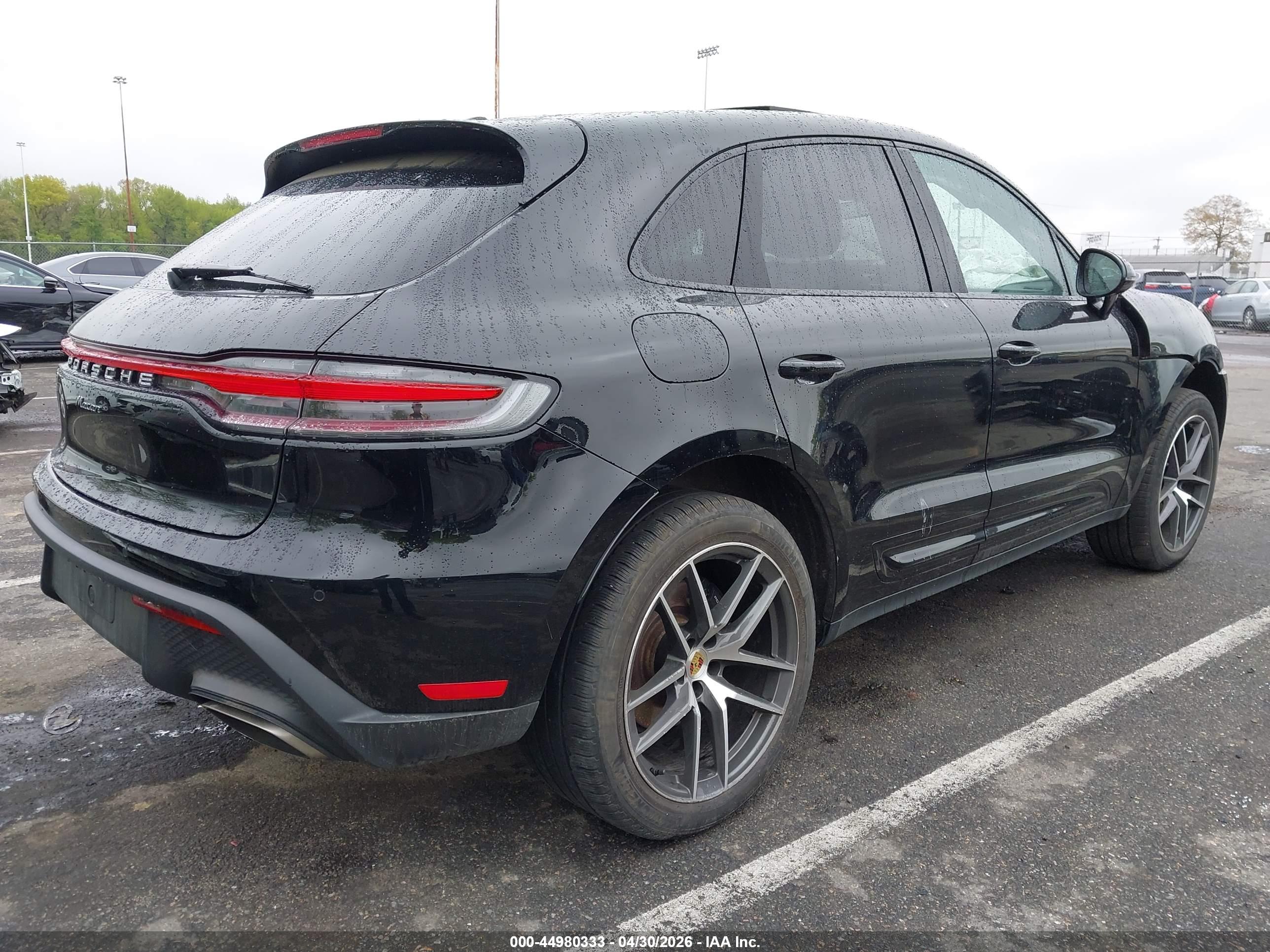 PORSCHE MACAN image 4