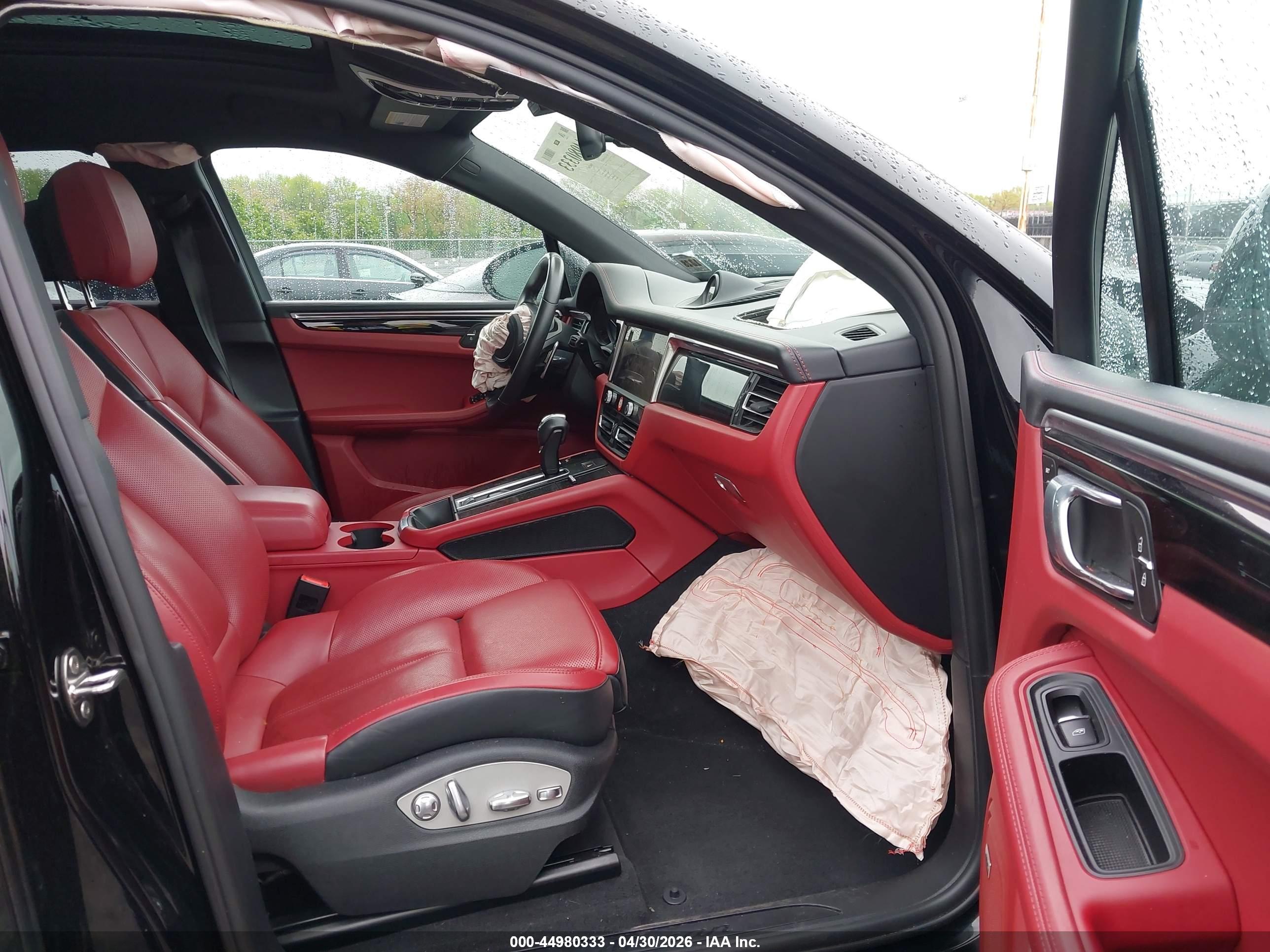 PORSCHE MACAN image 5