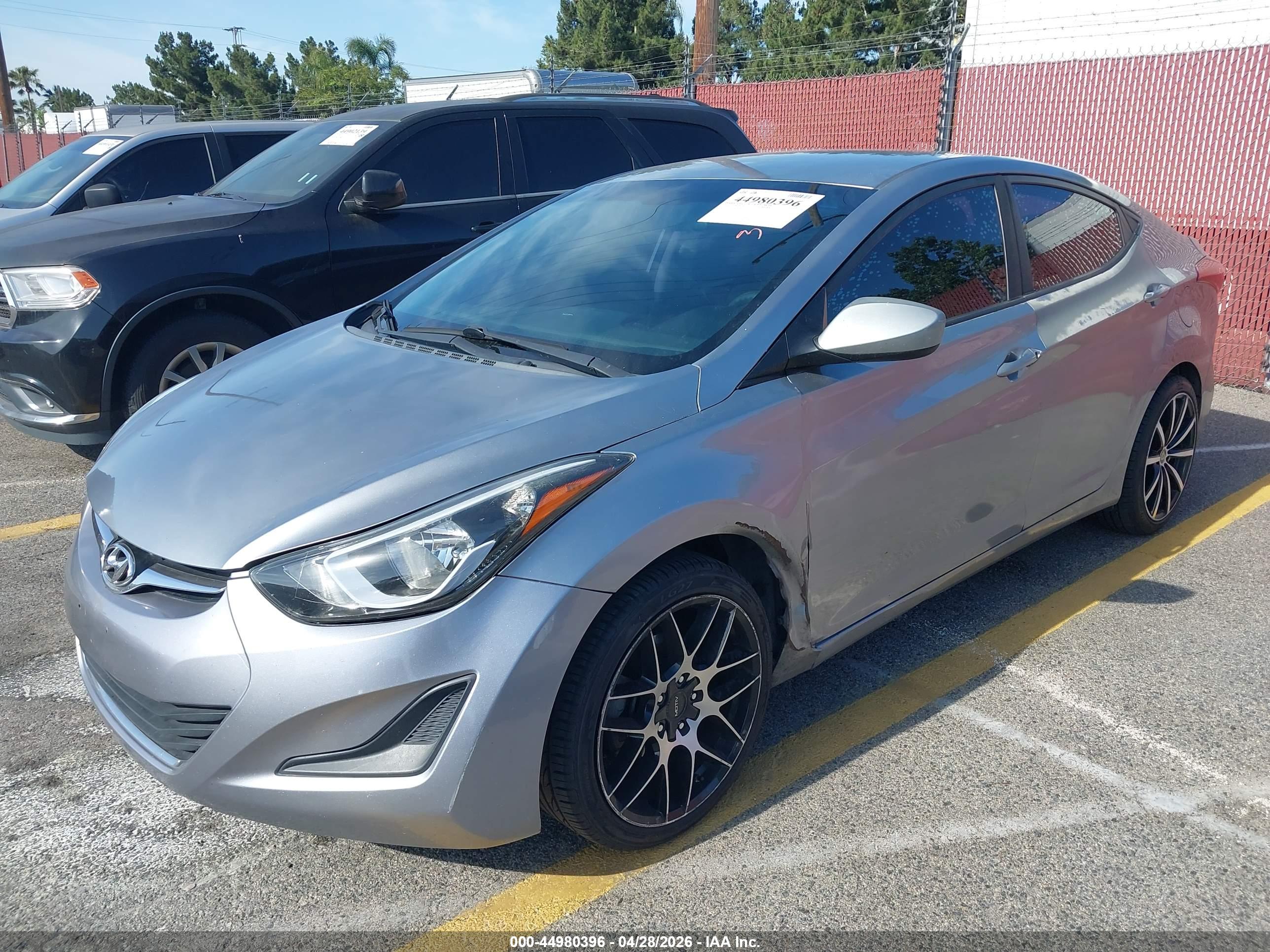 HYUNDAI ELANTRA image 2