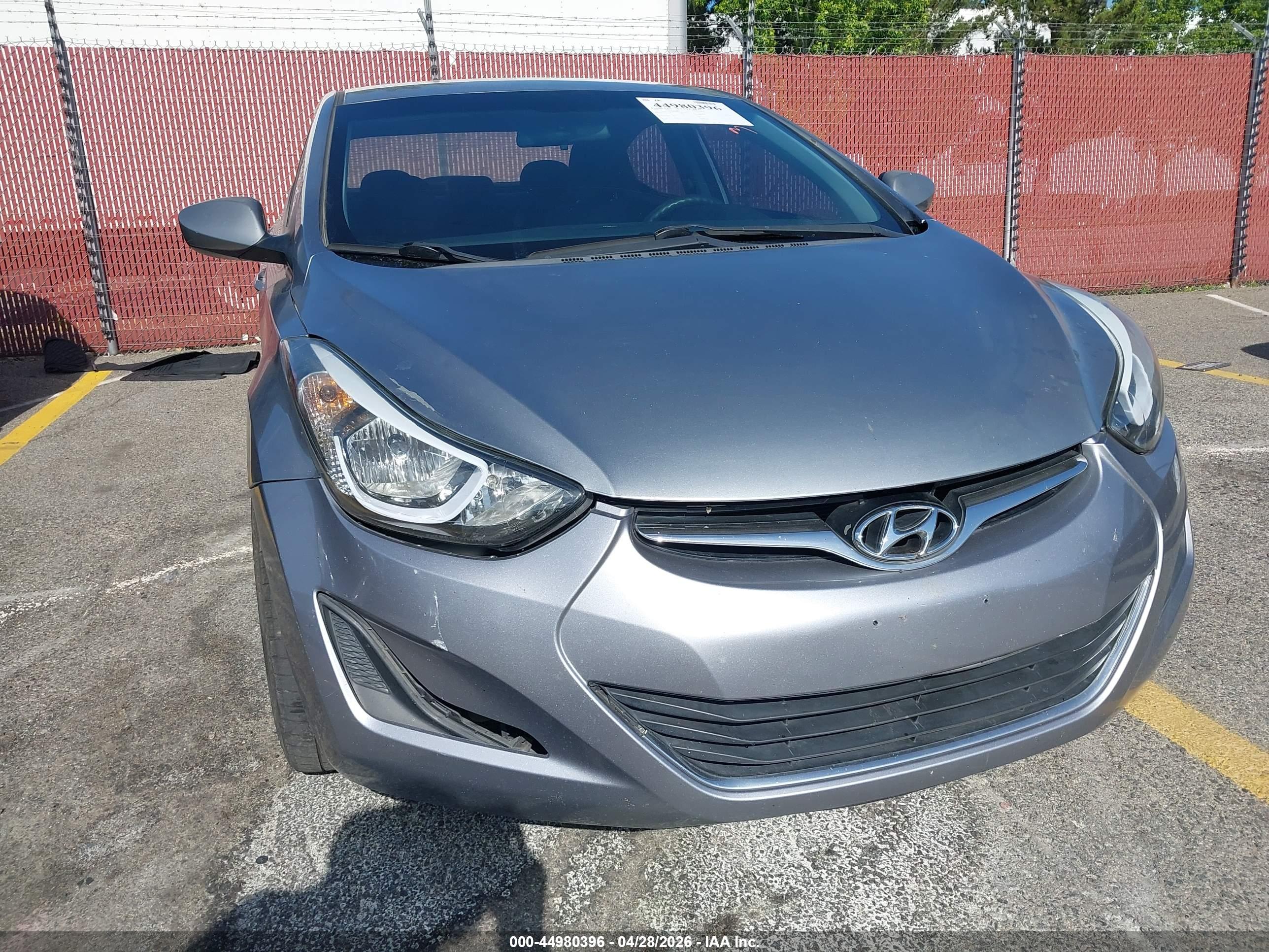 HYUNDAI ELANTRA image 6