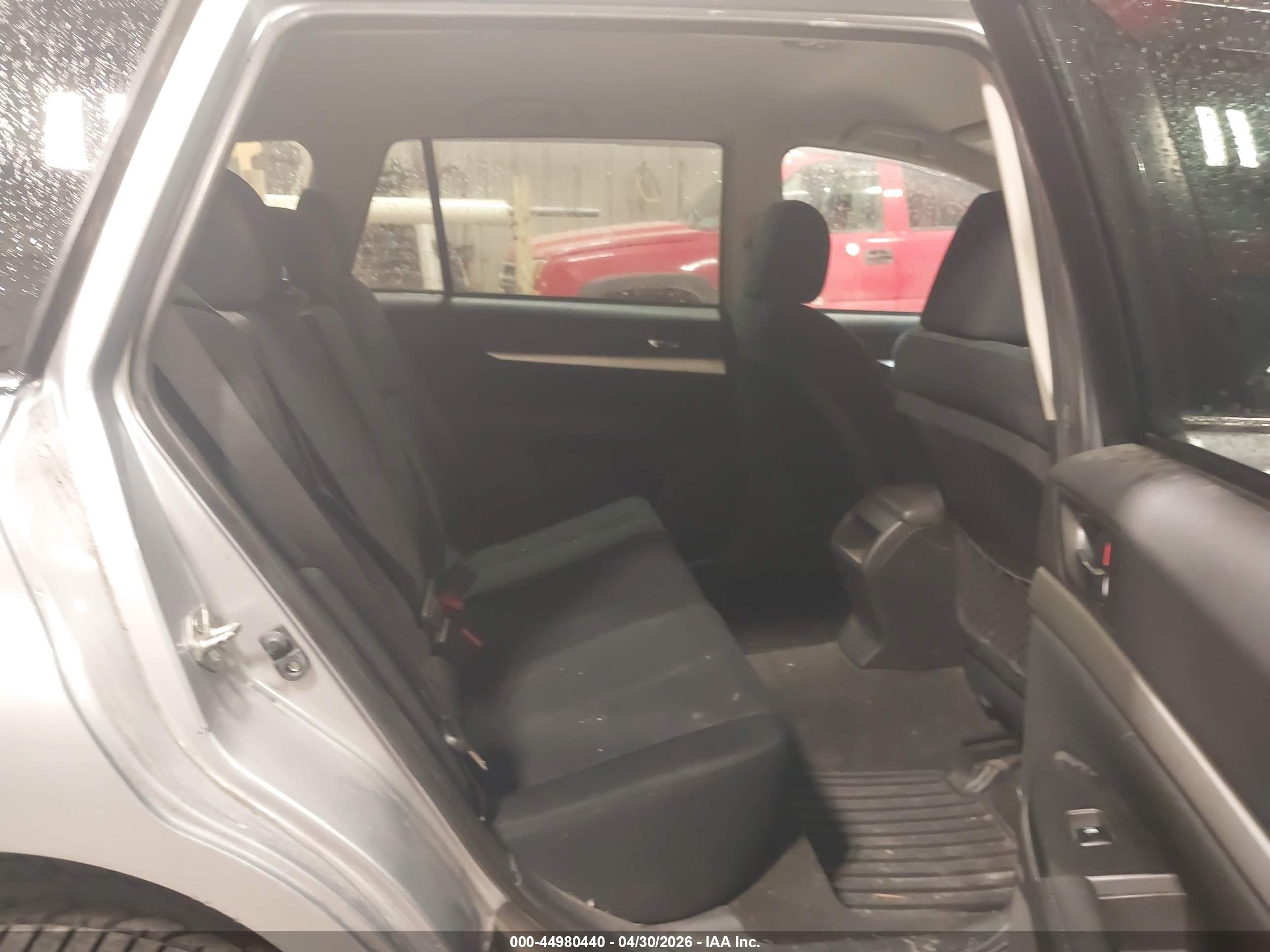 SUBARU OUTBACK image 8