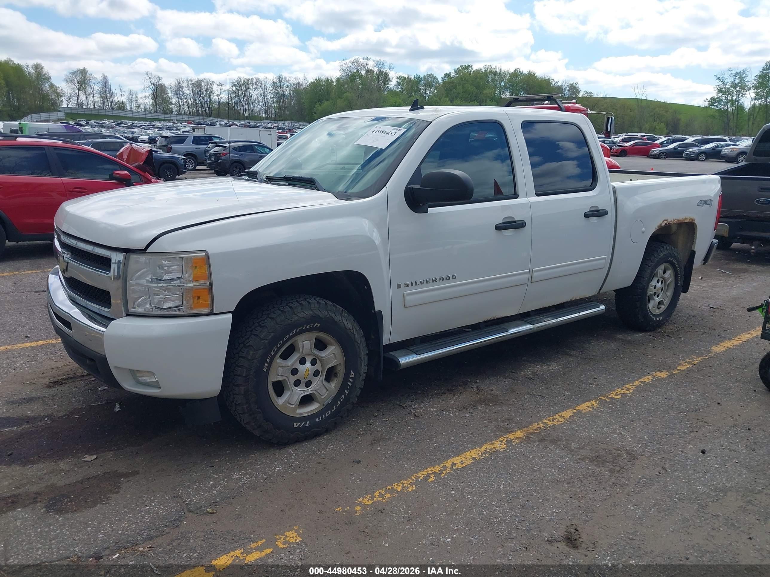 CHEVROLET SILVERADO image 2