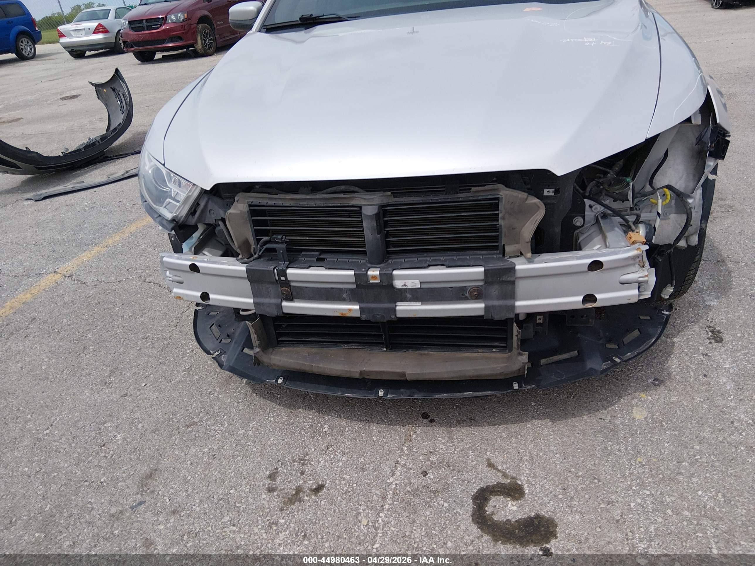 FORD TAURUS image 6
