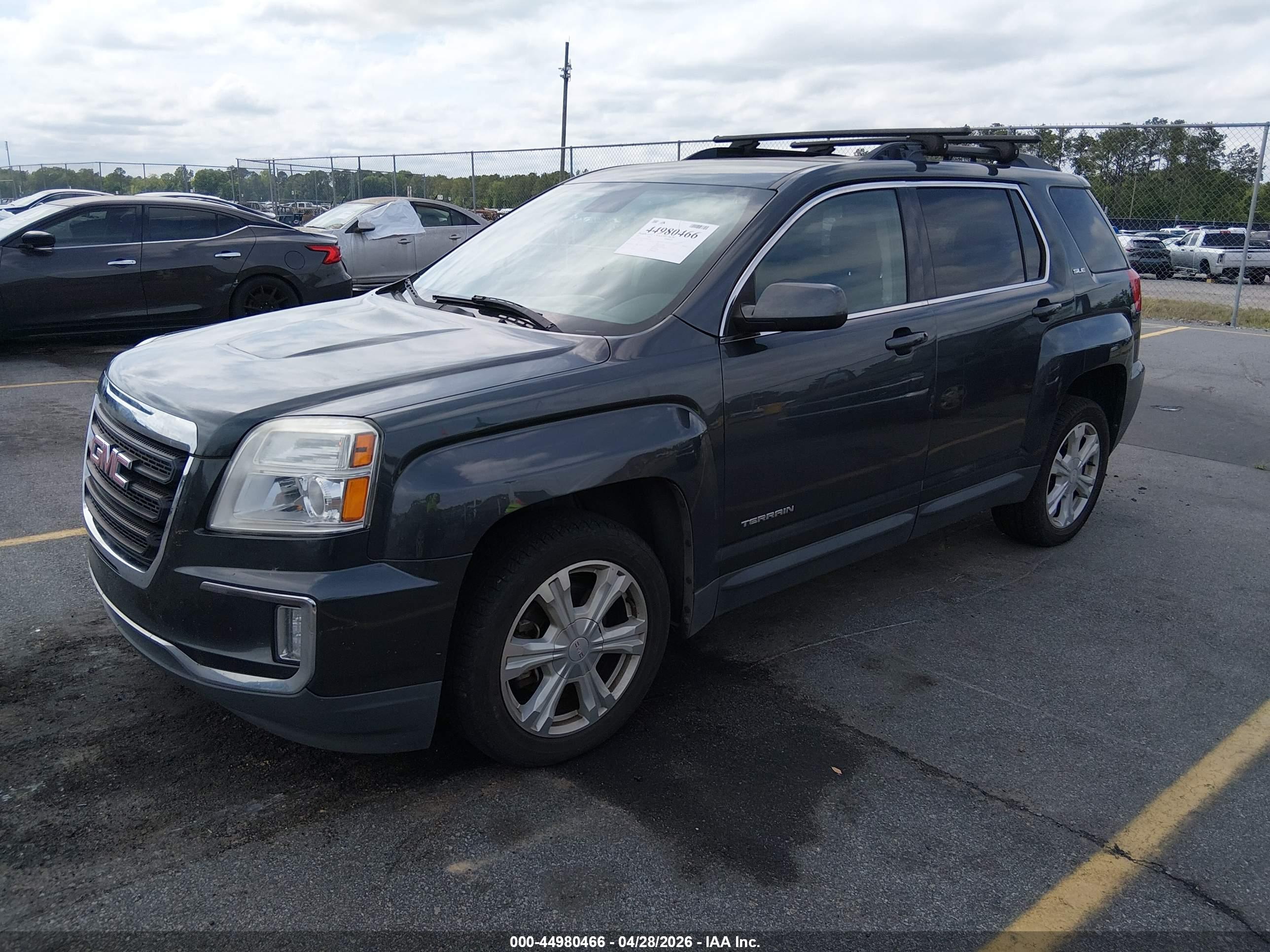 GMC TERRAIN image 2